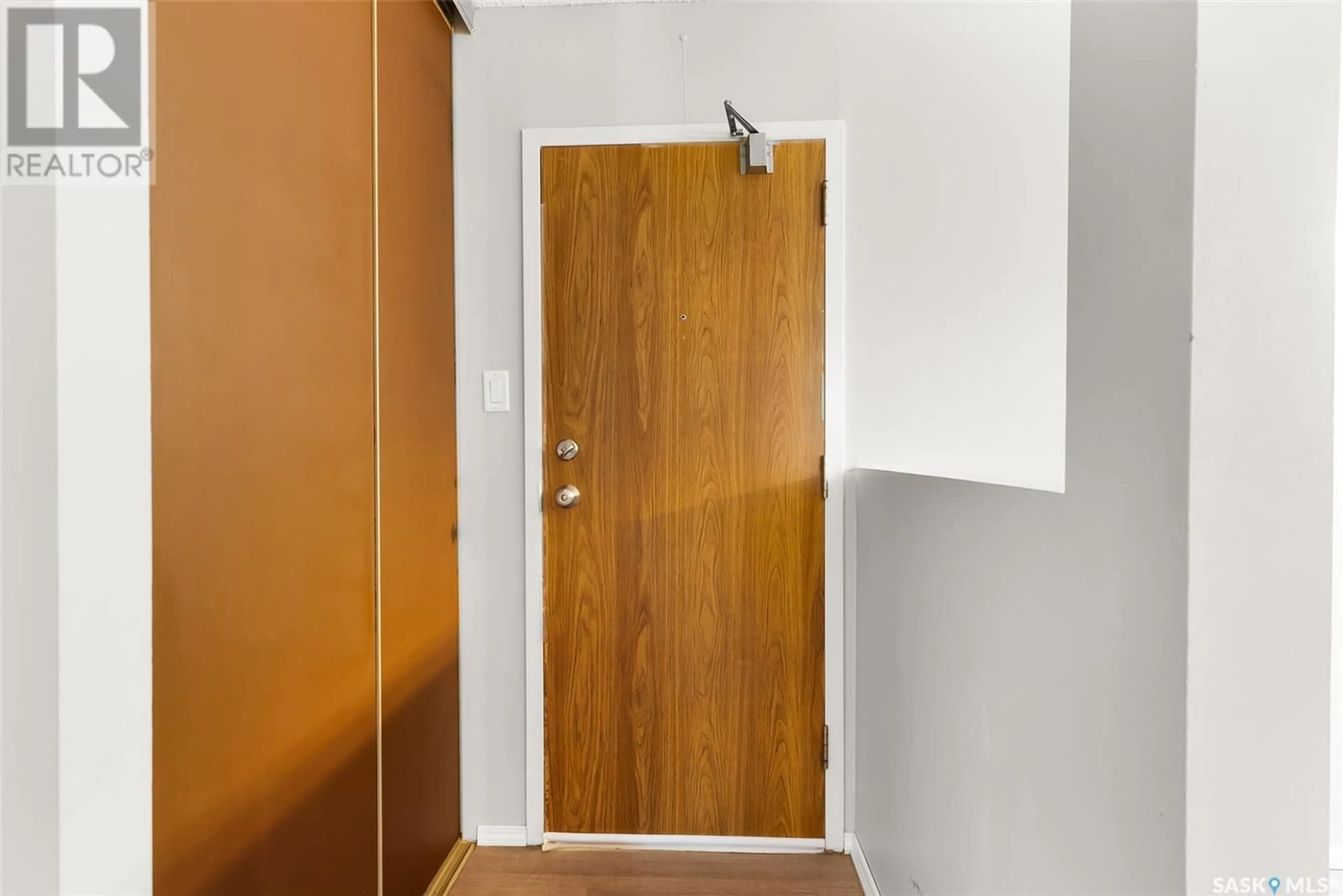 Indoor entryway for 31 - 206 RODENBUSH DRIVE, Regina Saskatchewan S4R8C4