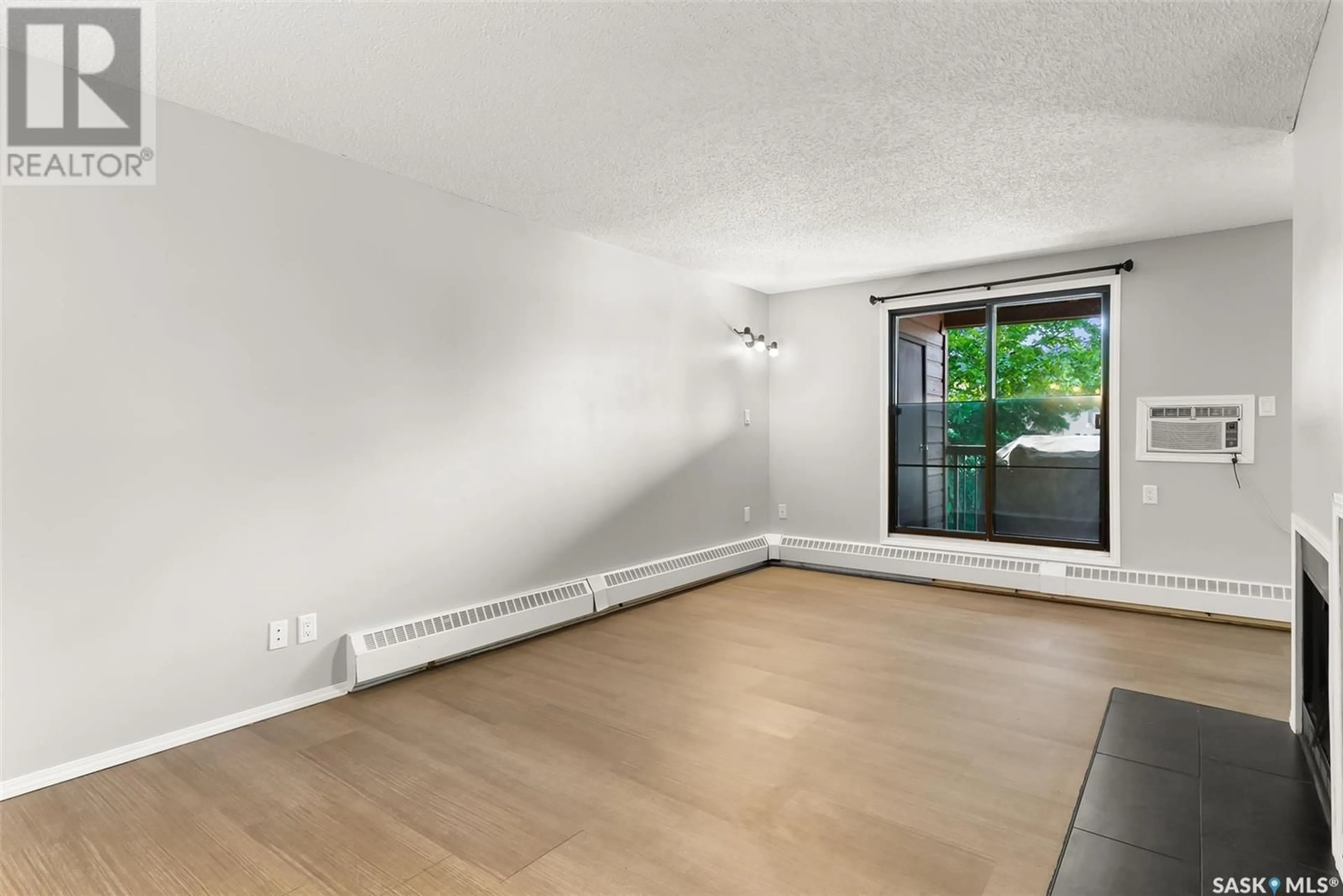 A pic of a room for 31 - 206 RODENBUSH DRIVE, Regina Saskatchewan S4R8C4