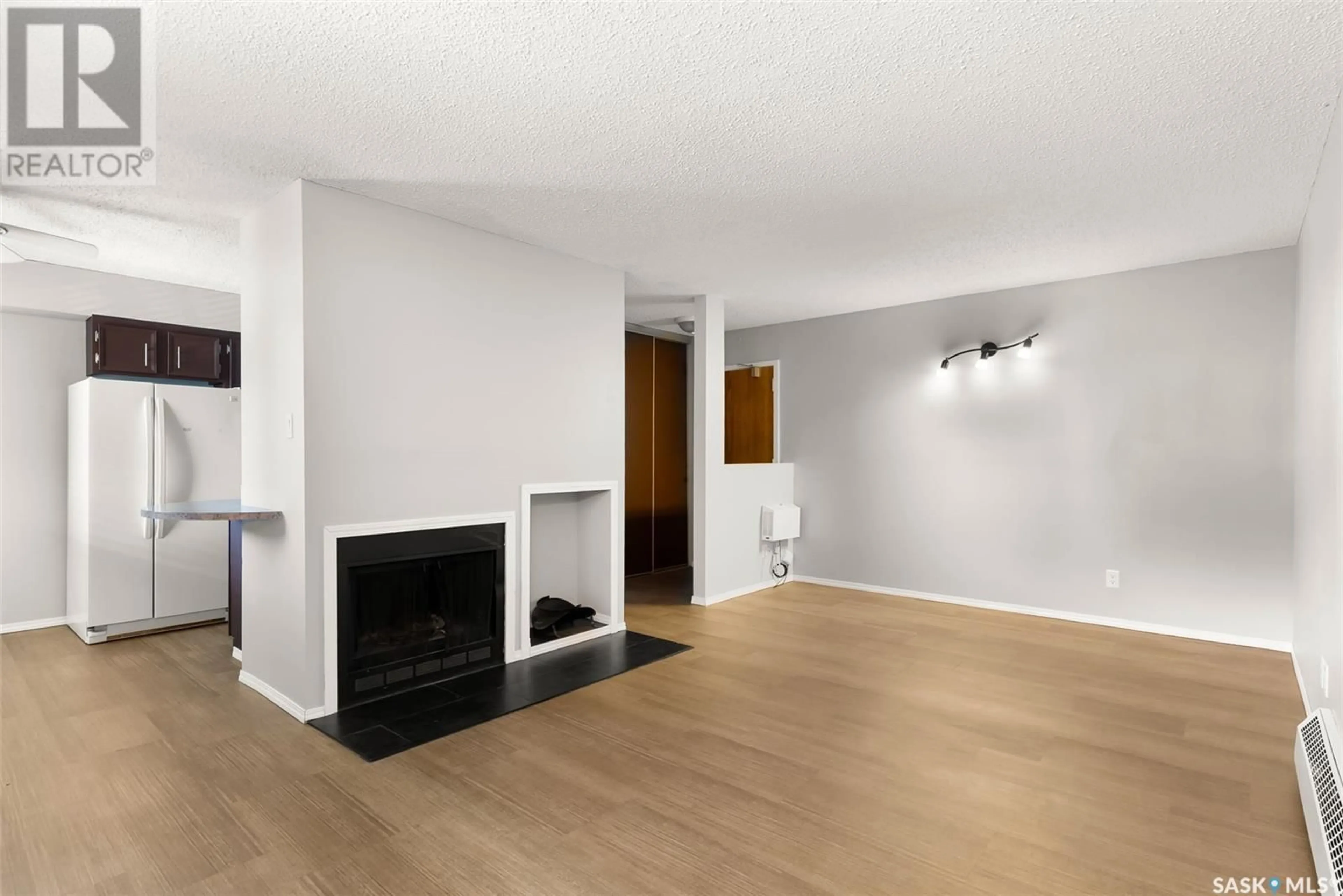 A pic of a room for 31 - 206 RODENBUSH DRIVE, Regina Saskatchewan S4R8C4