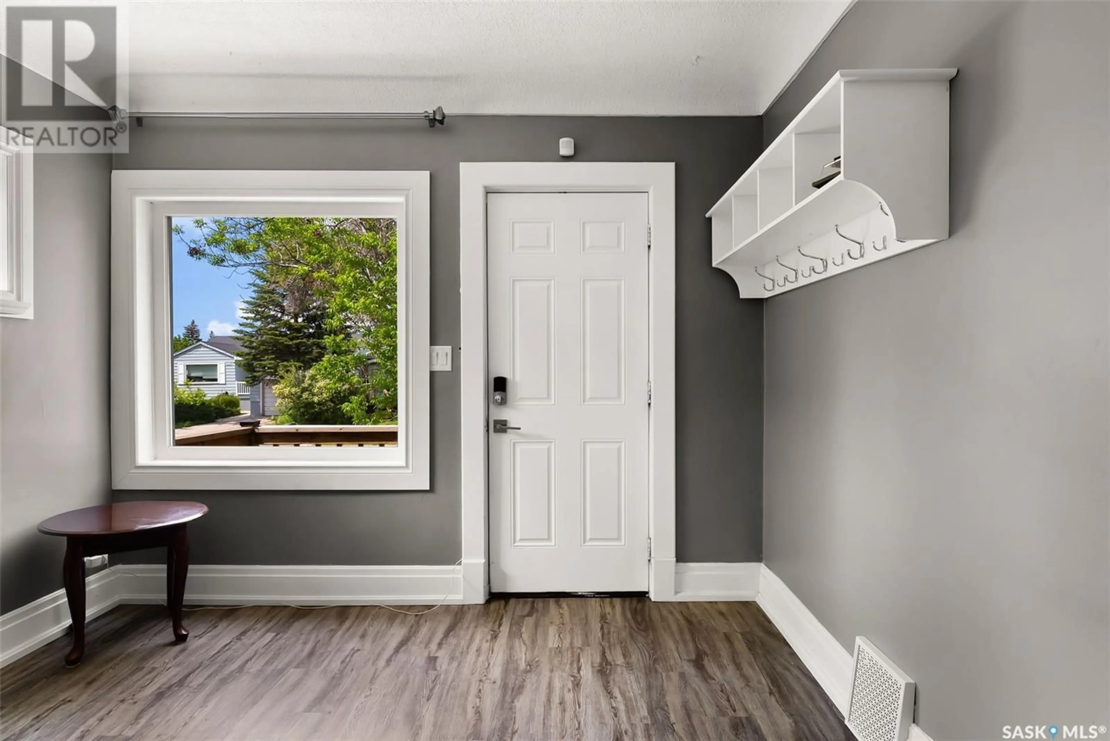 Indoor entryway for 2451 REYNOLDS STREET, Regina Saskatchewan S4P3A2