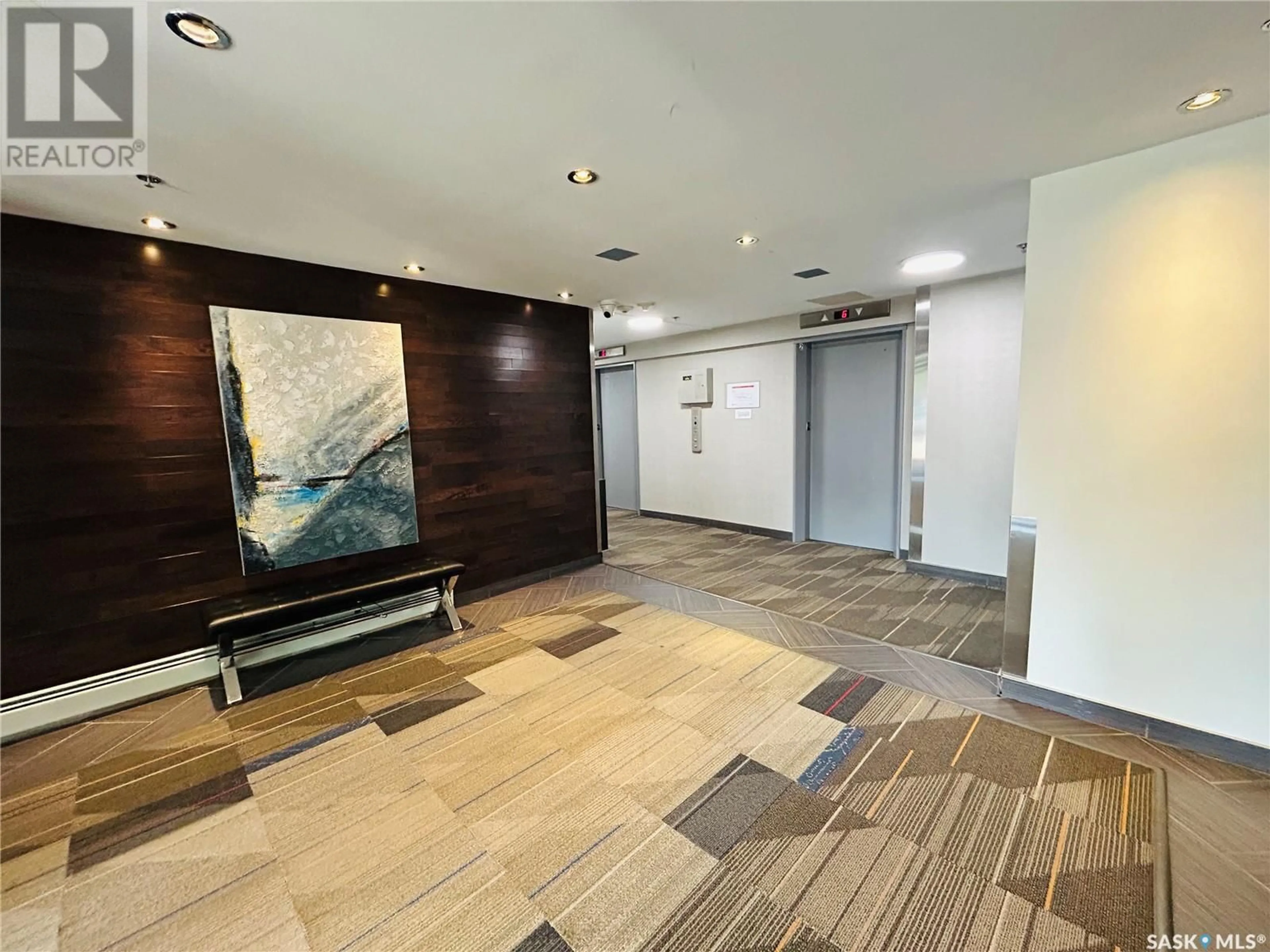 Indoor foyer for N - 305 320 5TH AVENUE, Saskatoon Saskatchewan S7K2P5