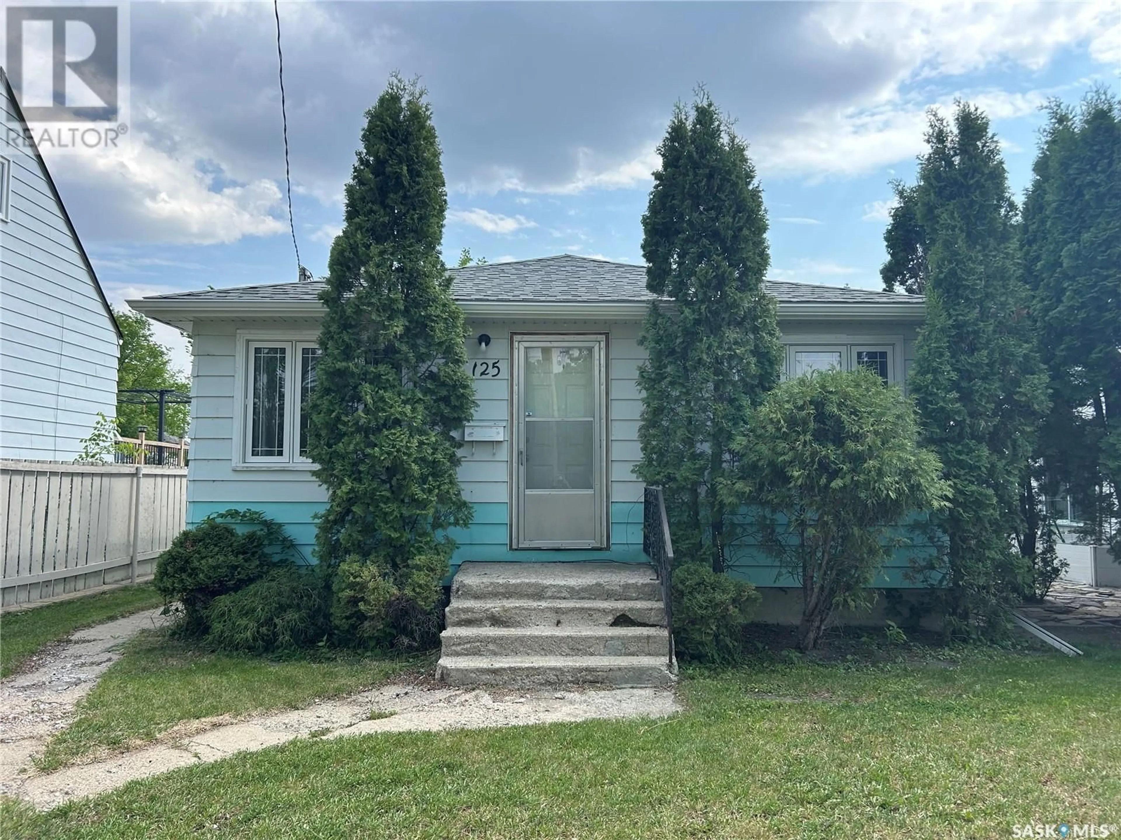 Home with vinyl exterior material, street for 125 DUFFIELD STREET, Moose Jaw Saskatchewan S6H5H2