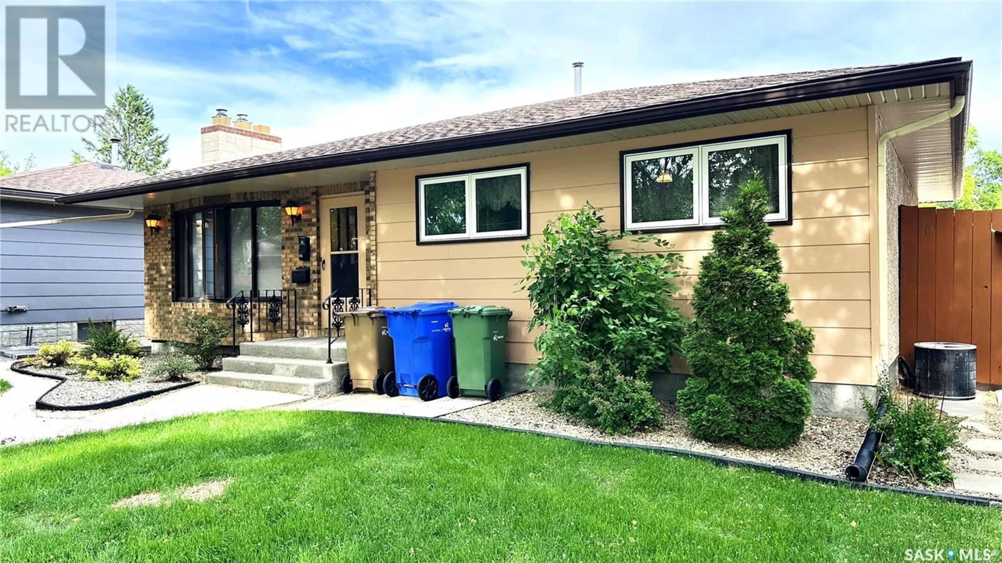Home with vinyl exterior material, street for 15 EDENWOLD CRESCENT, Regina Saskatchewan S4R8A6