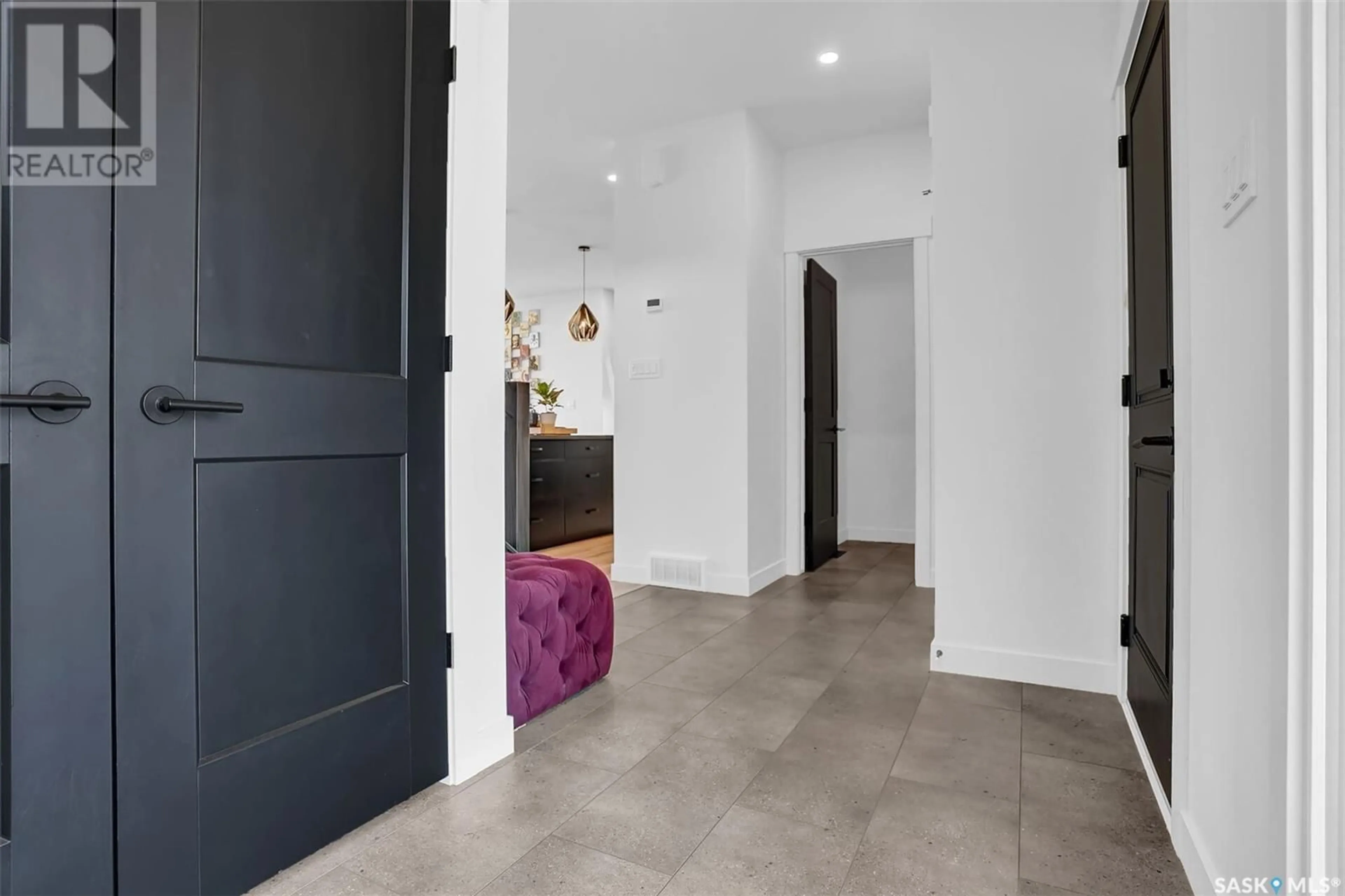 Indoor entryway for 46 MACKENZIE CRESCENT, Pilot Butte Saskatchewan S0G3Z0