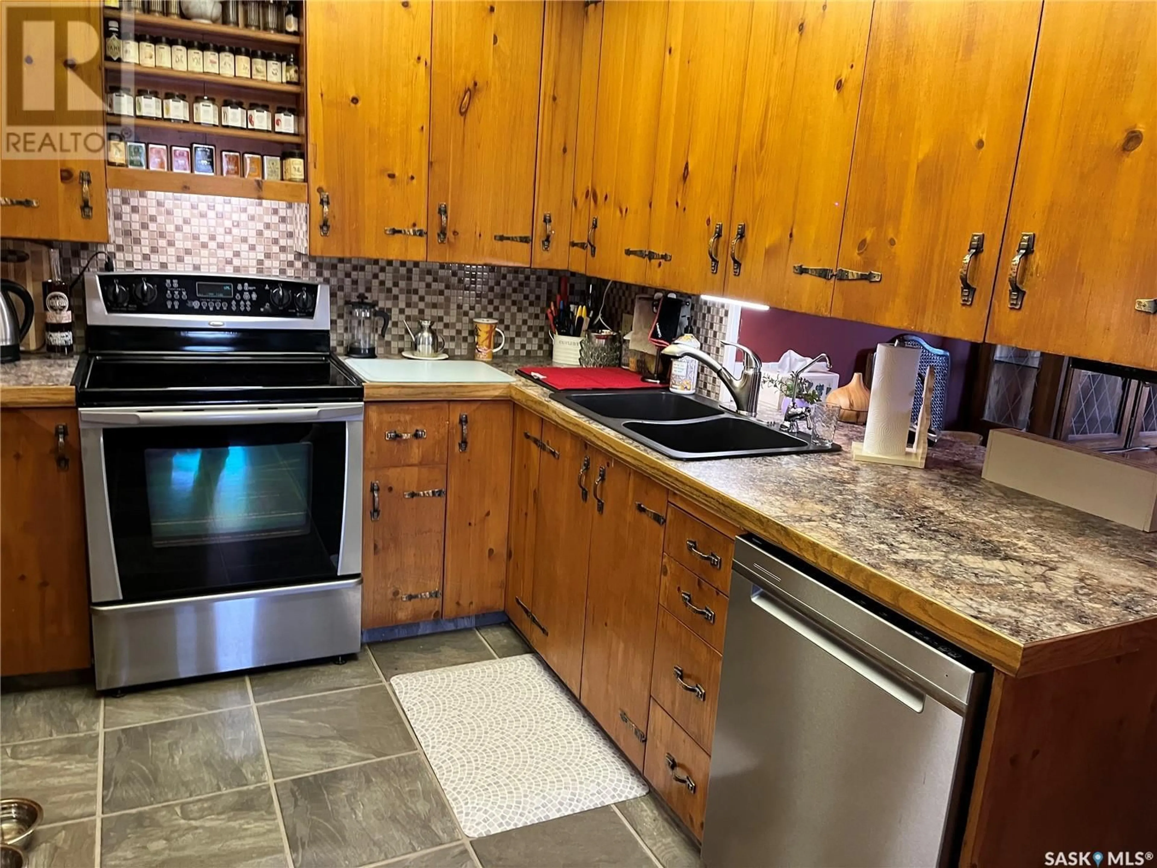 Standard kitchen, unknown for 200 CLOVERLY AVENUE, Arlington Rm No. 79 Saskatchewan S0N0S0