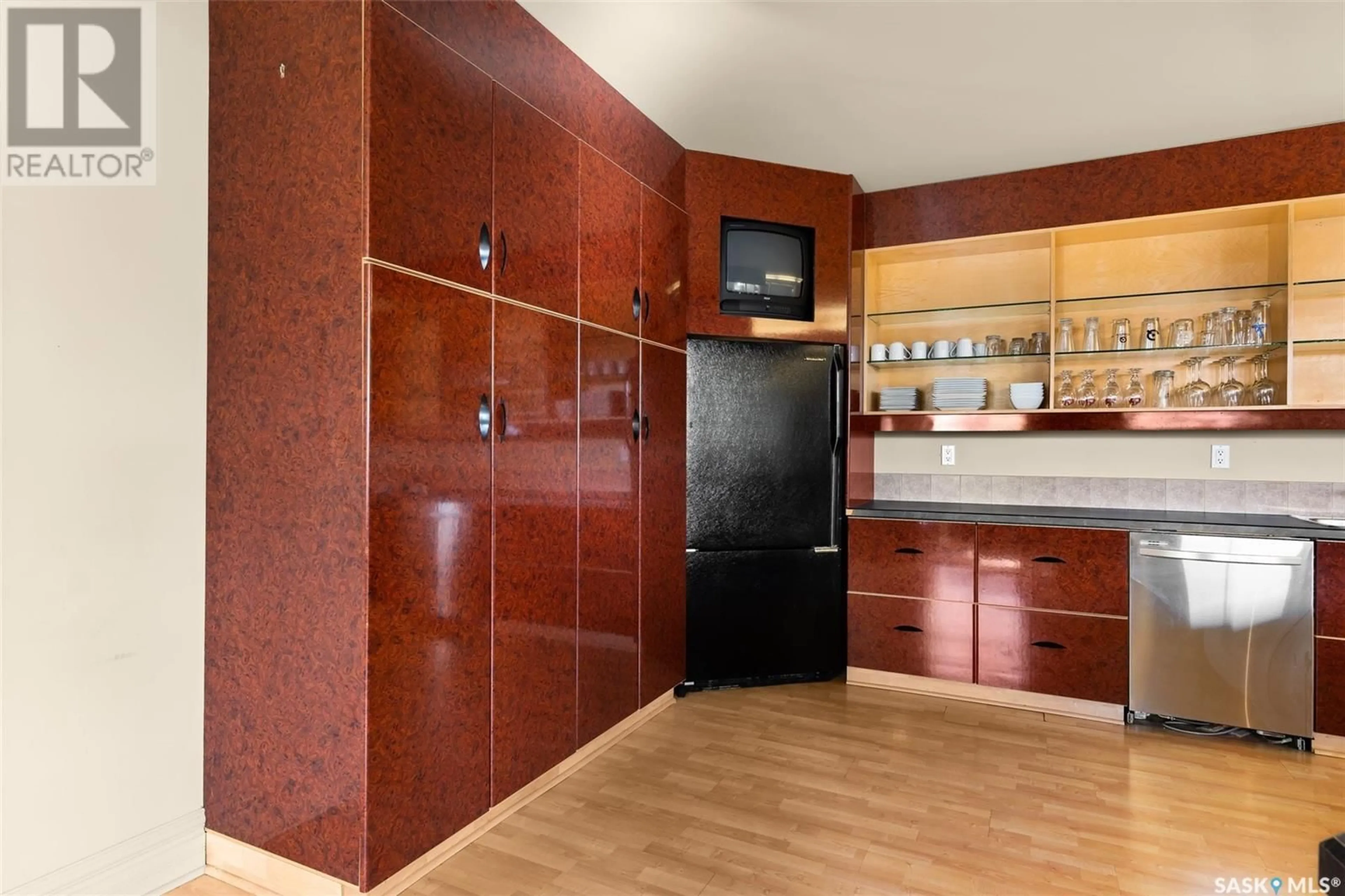 Standard kitchen, unknown for 300 1821 SCARTH STREET, Regina Saskatchewan S4P2G9