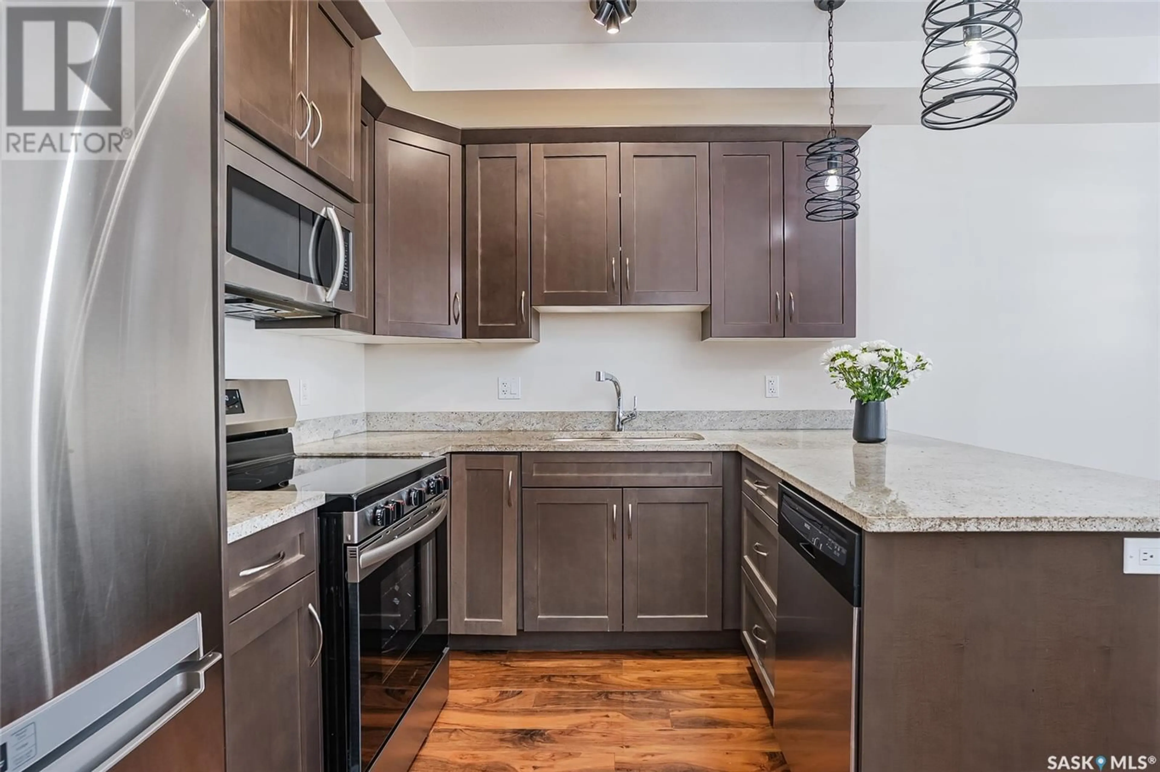 Standard kitchen, unknown for 115 - 216 WILLOWGROVE CRESCENT, Saskatoon Saskatchewan S7H0M3