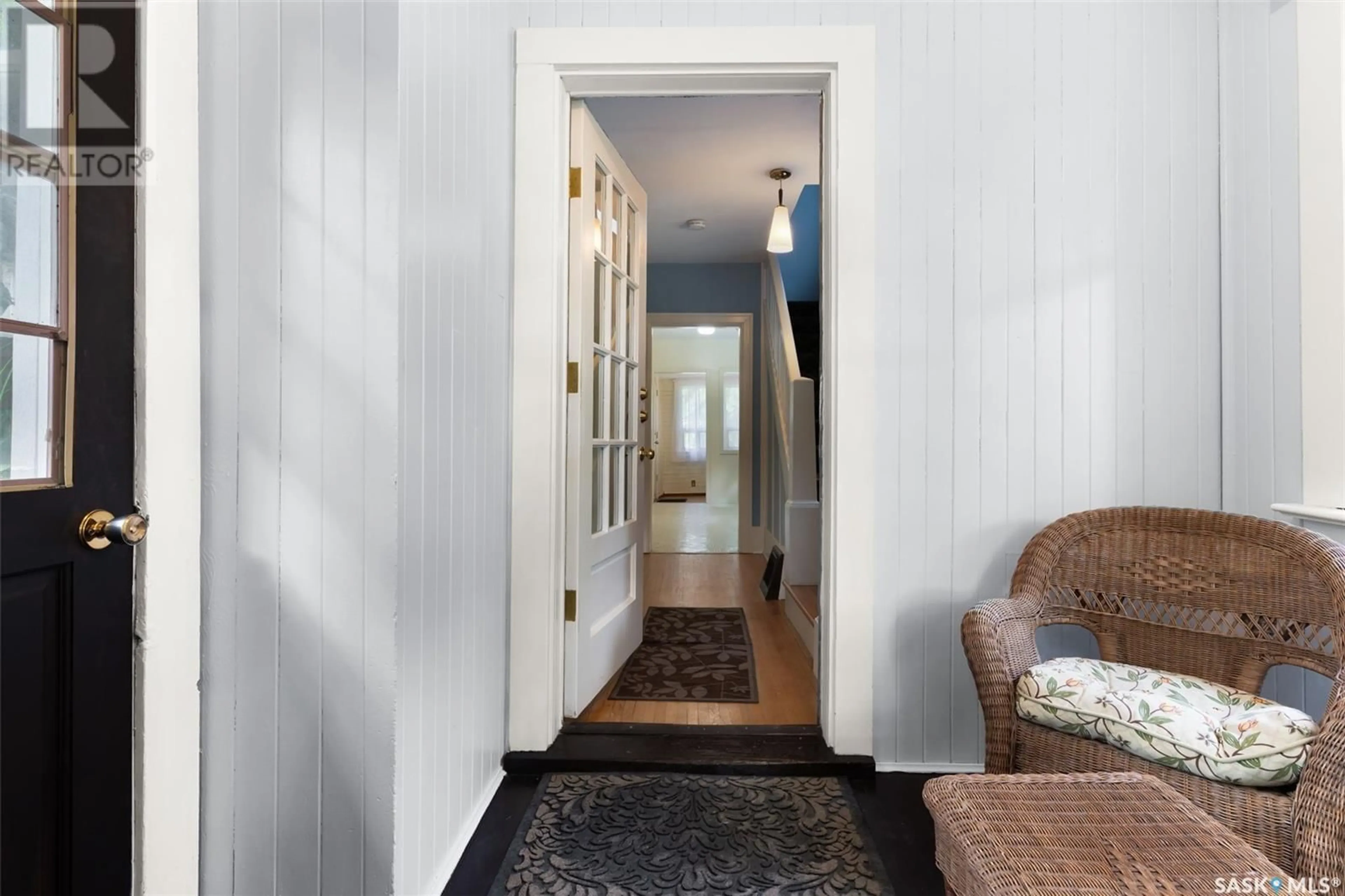 Indoor entryway for 2272 MONTAGUE STREET, Regina Saskatchewan S4T3K3