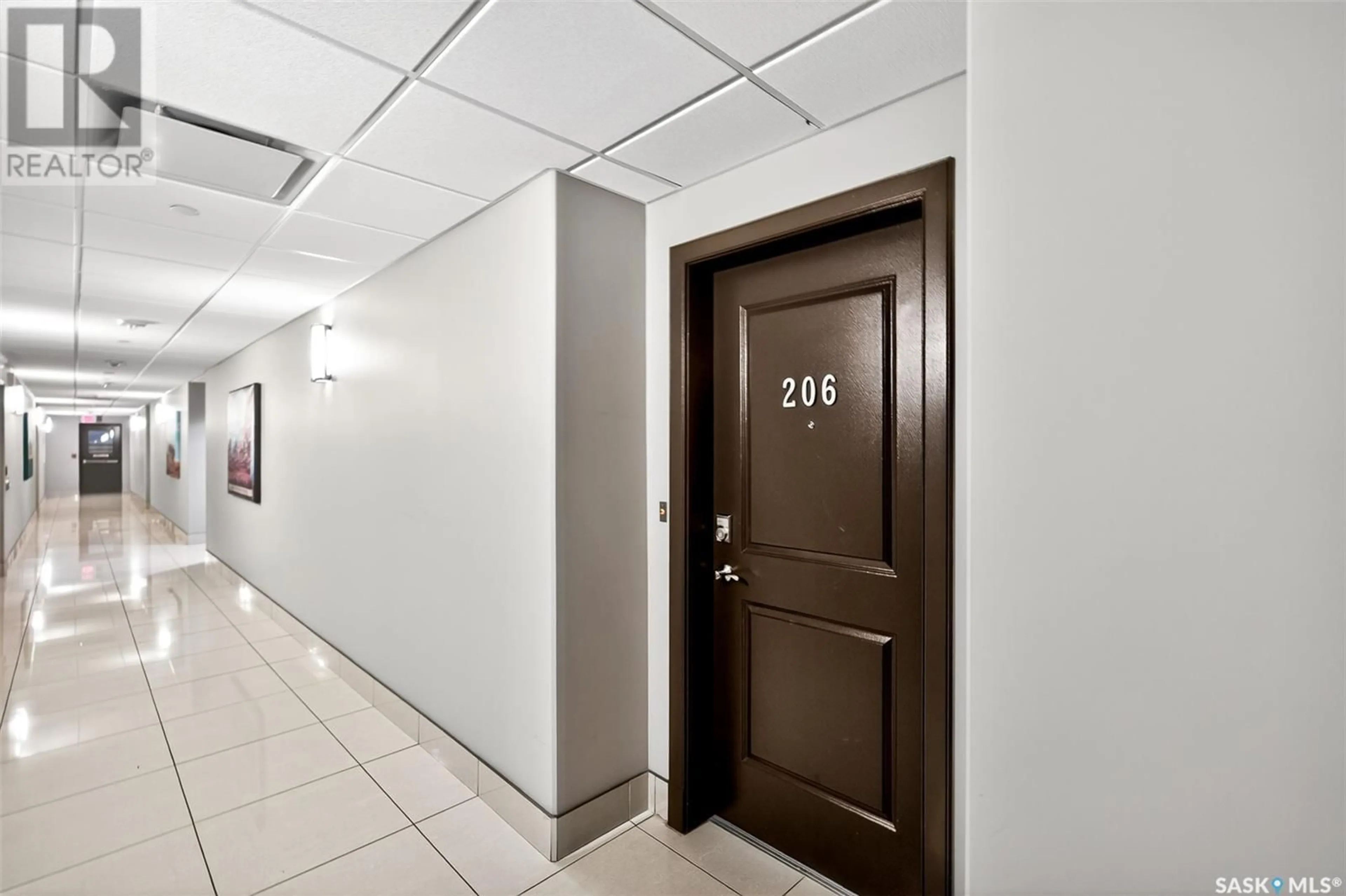 Indoor foyer for 205 - 206 FAIRFORD STREET, Moose Jaw Saskatchewan S6H0E1