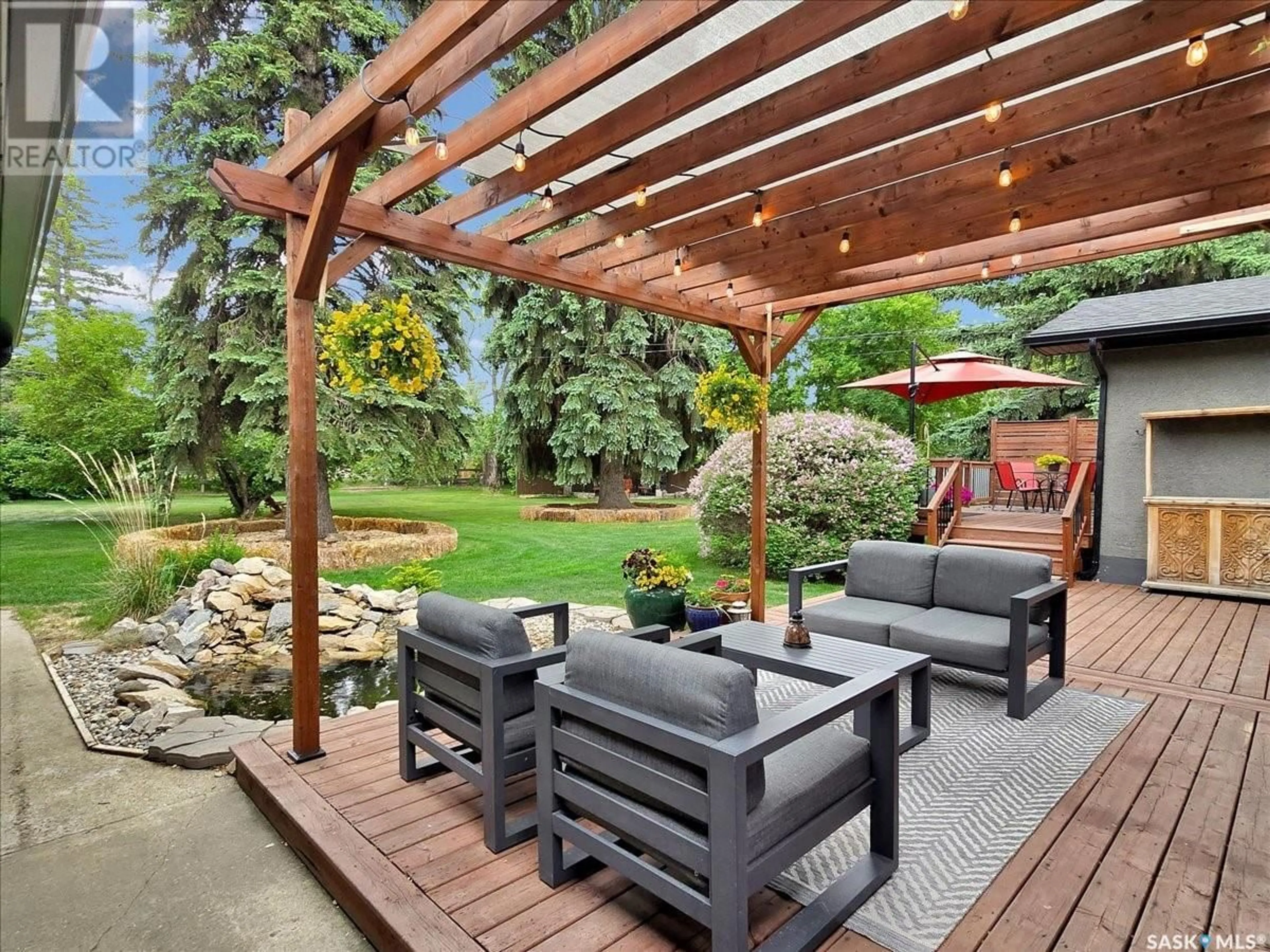 Patio, water/lake/river/ocean view for 3329 DIEPPE STREET, Saskatoon Saskatchewan S7M3S6