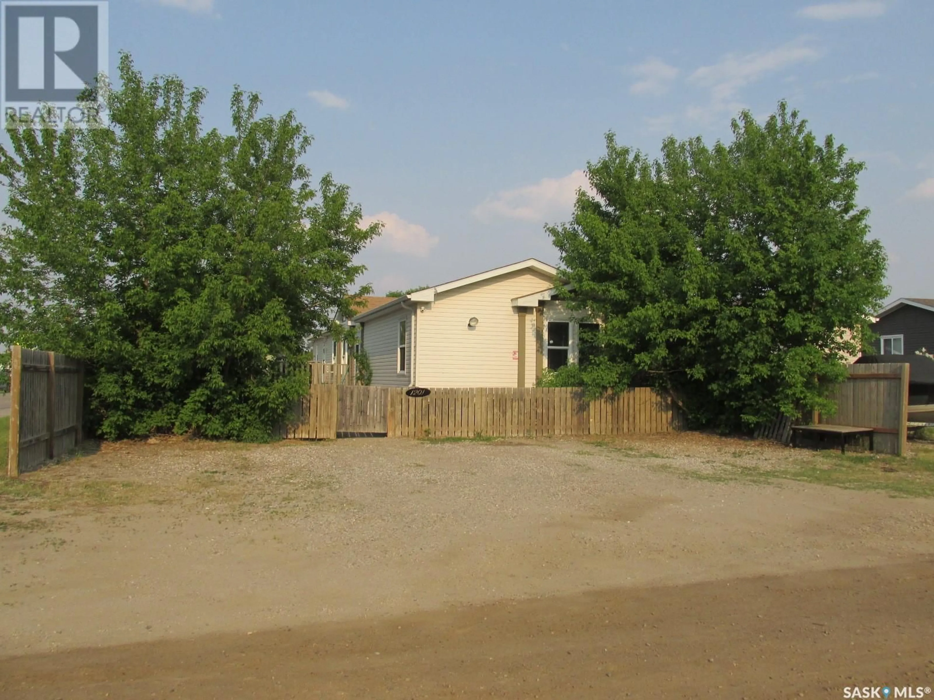 Shed for 1201 3RD STREET, Nipawin Saskatchewan S0E1E0