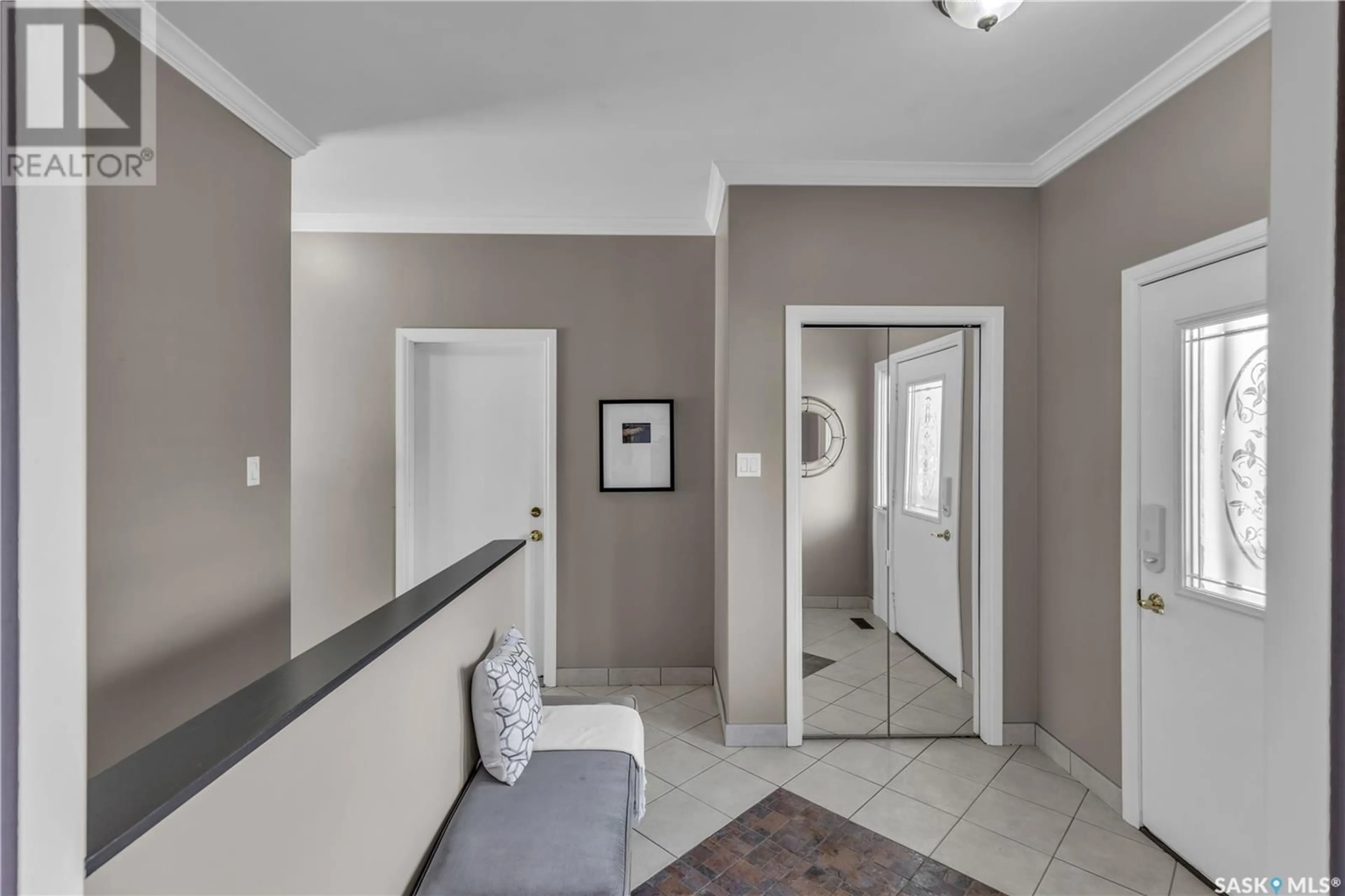 Indoor entryway for 410 AE ADAMS WAY, Saskatoon Saskatchewan S7K5N6
