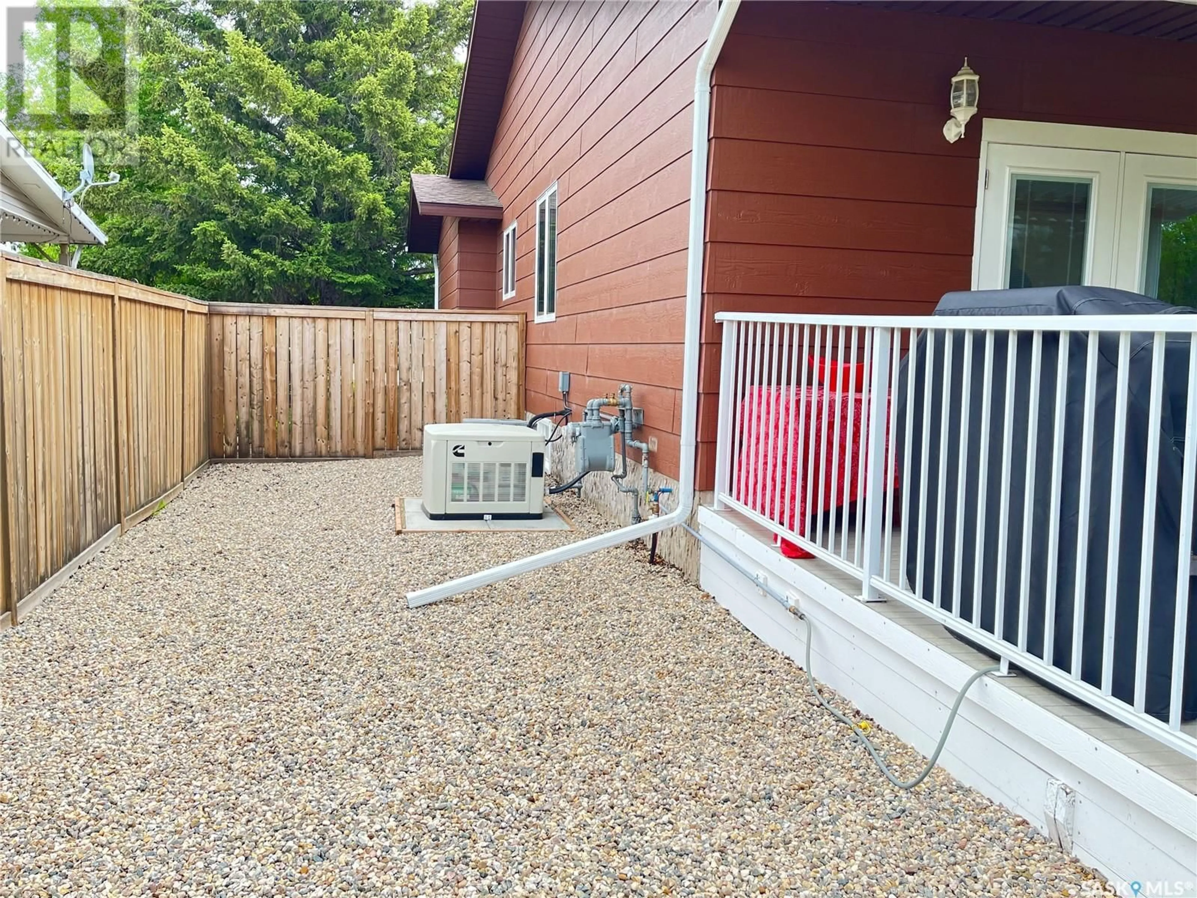 Patio, street for 721 JASPER STREET, Maple Creek Saskatchewan S0N1N0