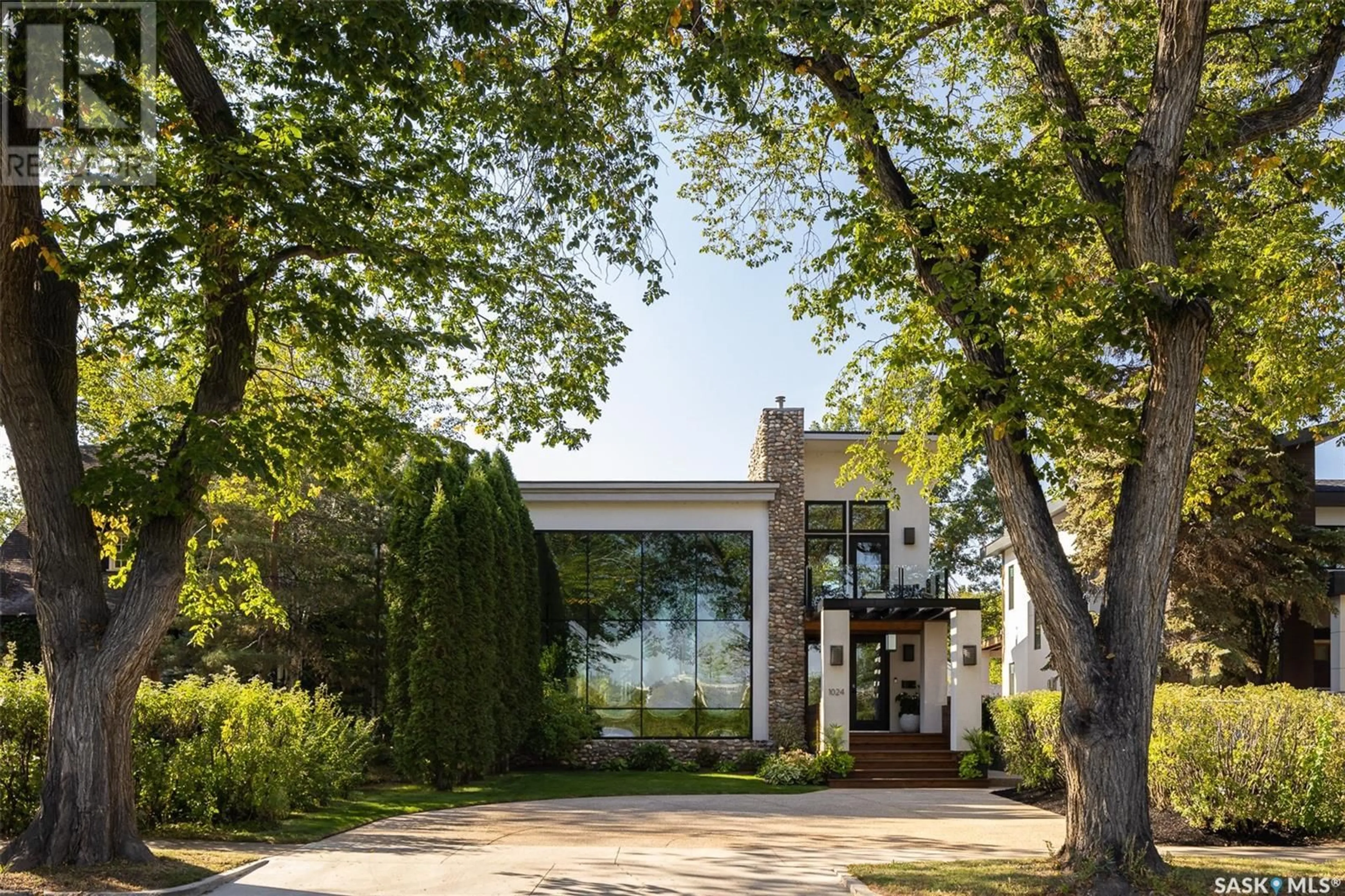 Home with brick exterior material, building for 1024 SPADINA CRESCENT, Saskatoon Saskatchewan S7K3H7