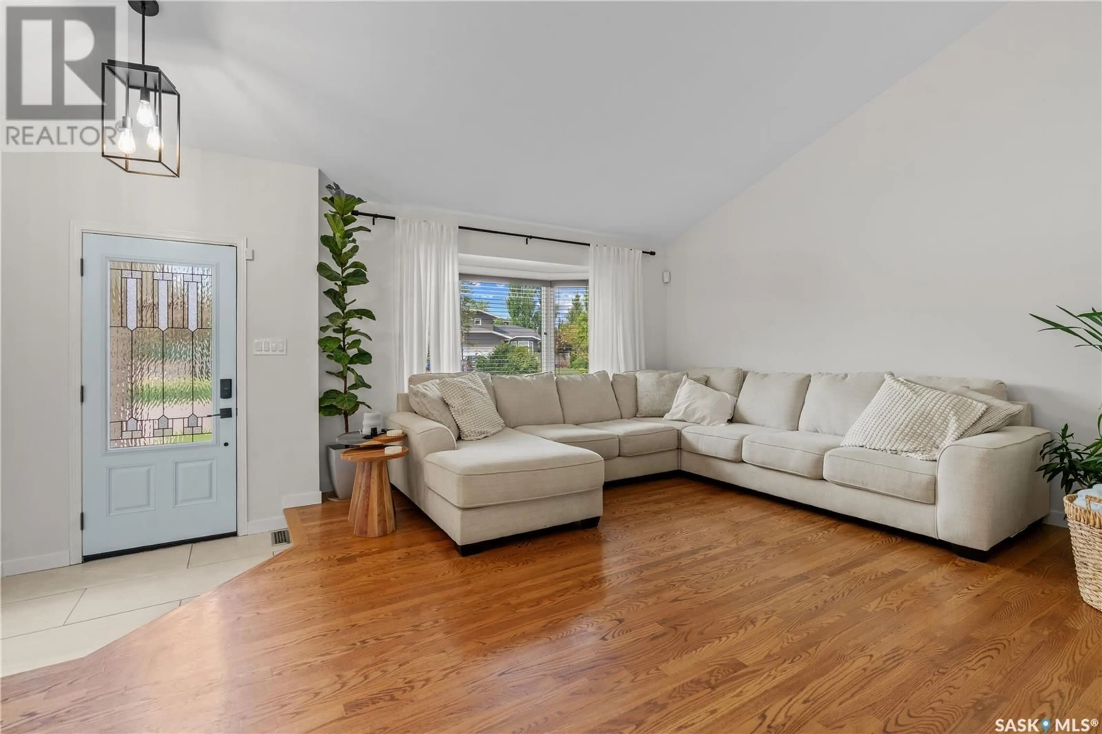 Living room with furniture, unknown for 6747 MAPLECREST PLACE, Regina Saskatchewan S4X4C3