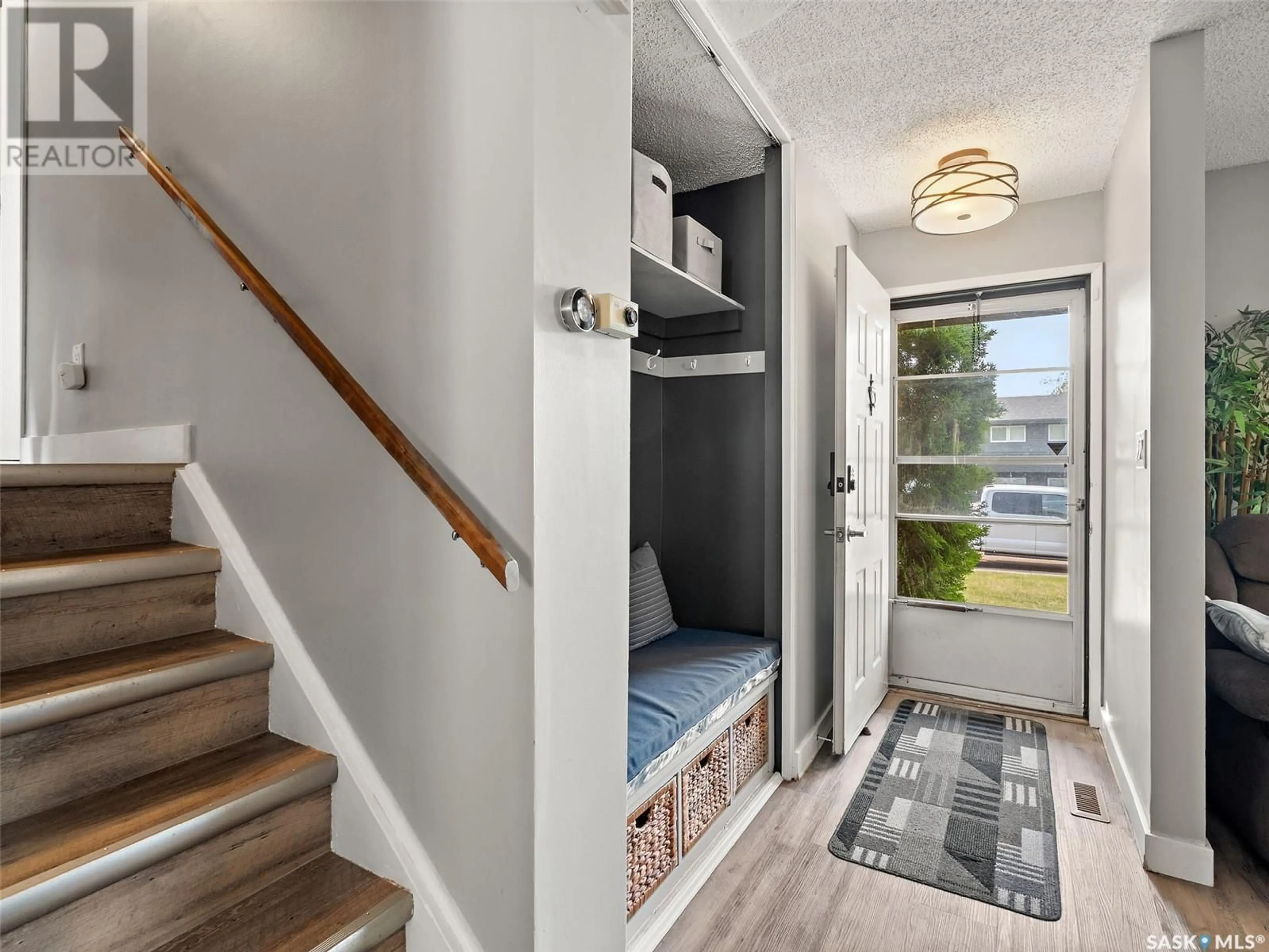 Indoor entryway for 419 HAIGHT CRESCENT, Saskatoon Saskatchewan S7H5C3