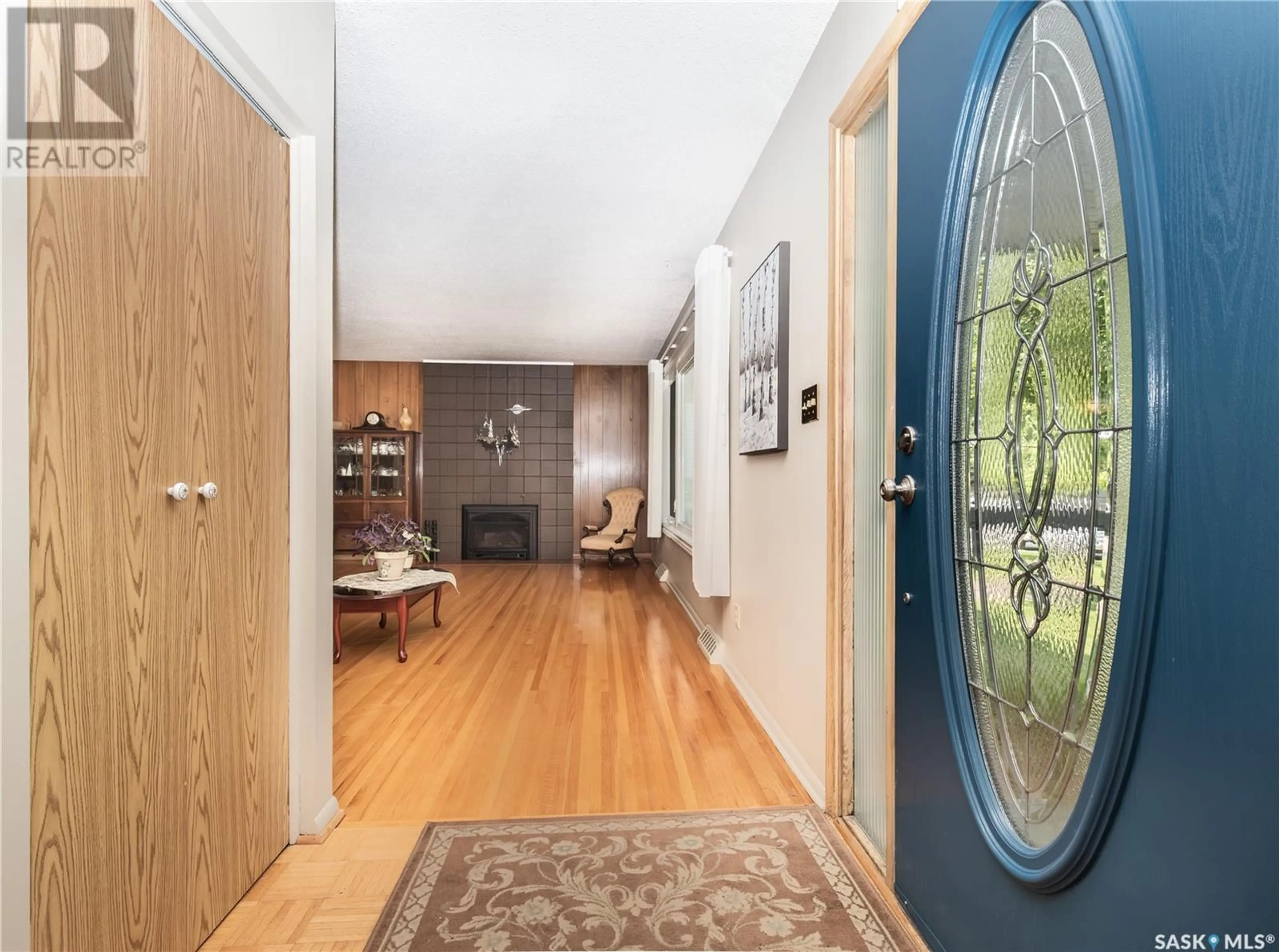 Indoor entryway for 1813 MADDEN AVENUE, Saskatoon Saskatchewan S7H3M7