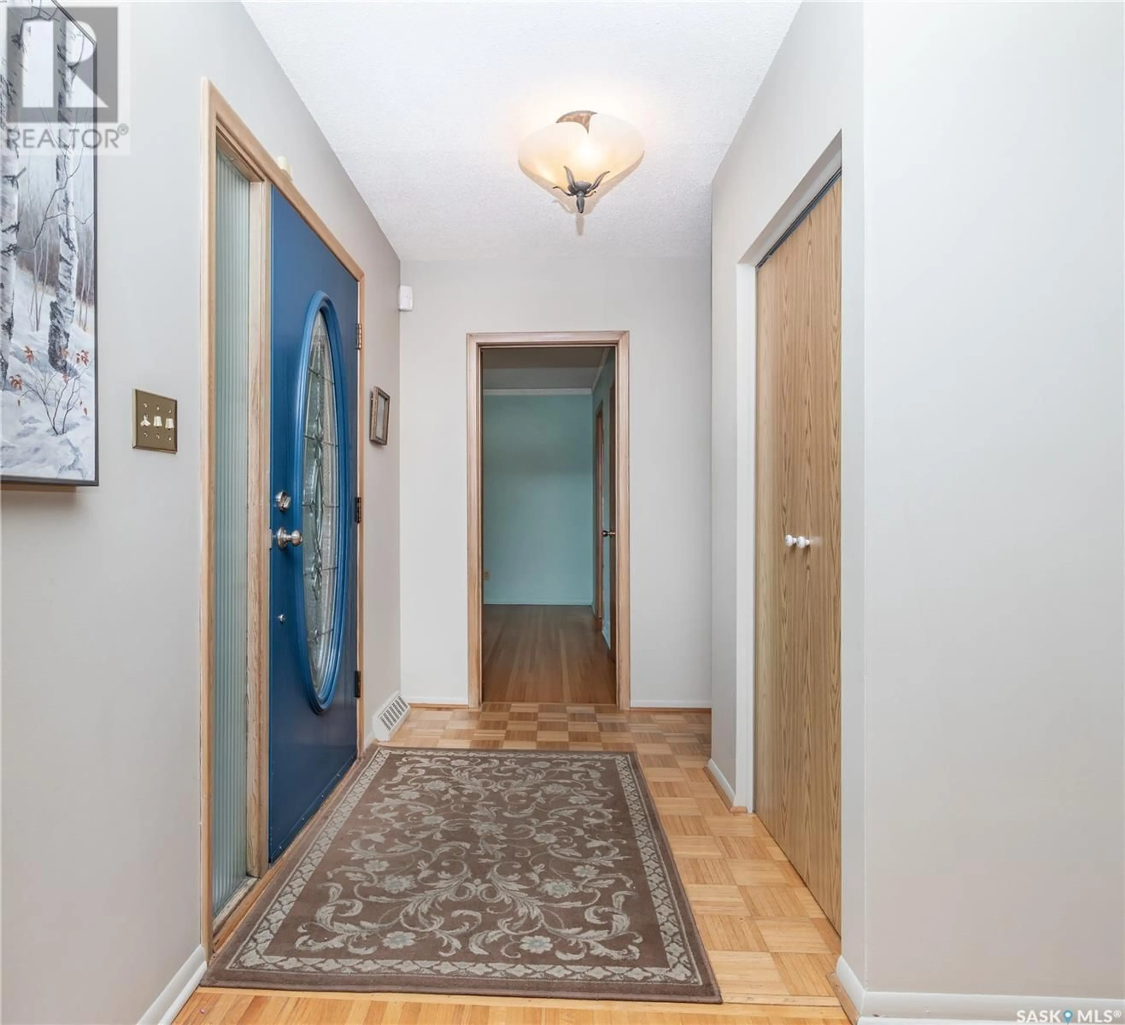 Indoor entryway for 1813 MADDEN AVENUE, Saskatoon Saskatchewan S7H3M7