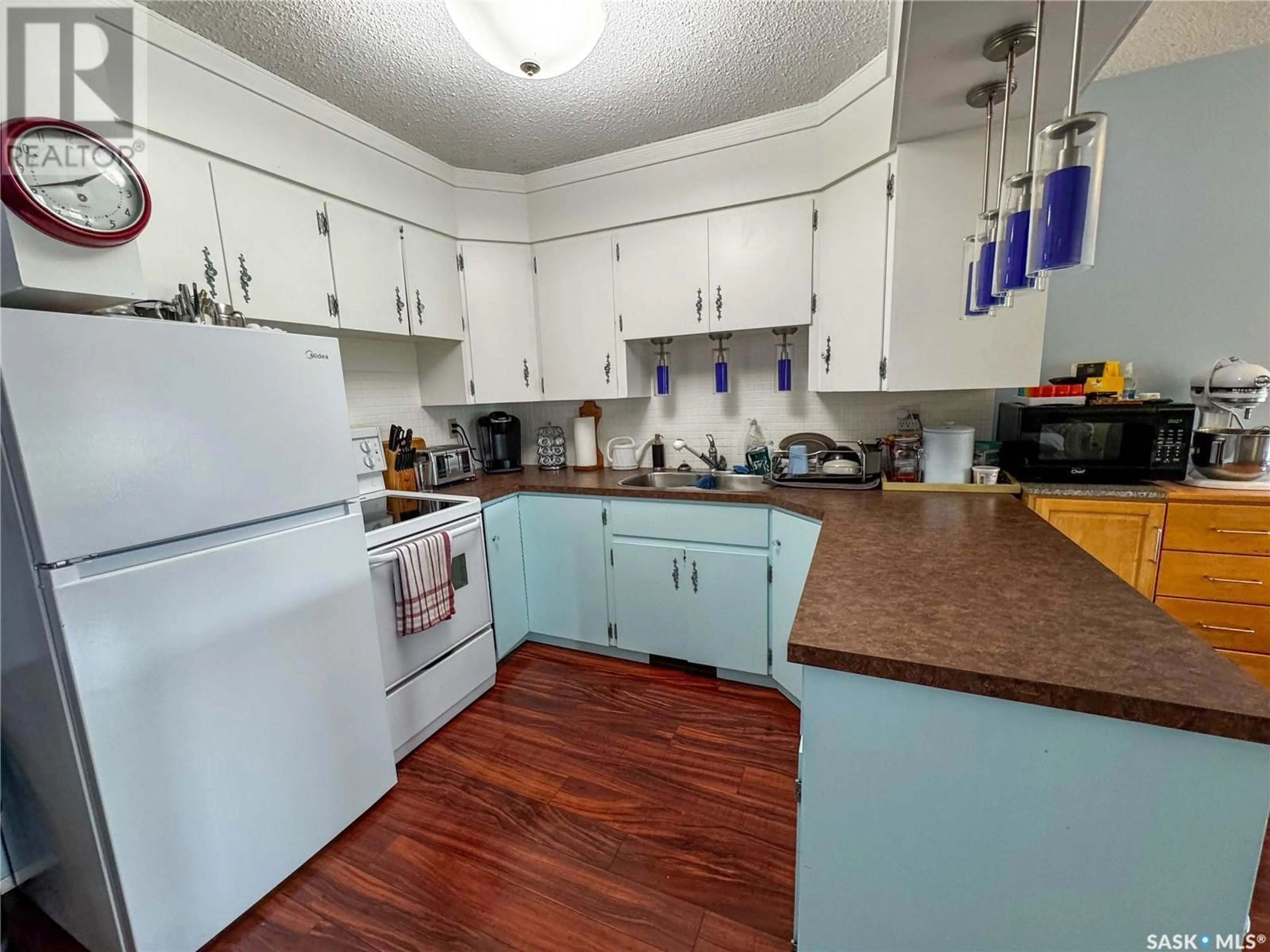 Standard kitchen, unknown for 520 BRAY STREET E, Swift Current Saskatchewan S9H4E3