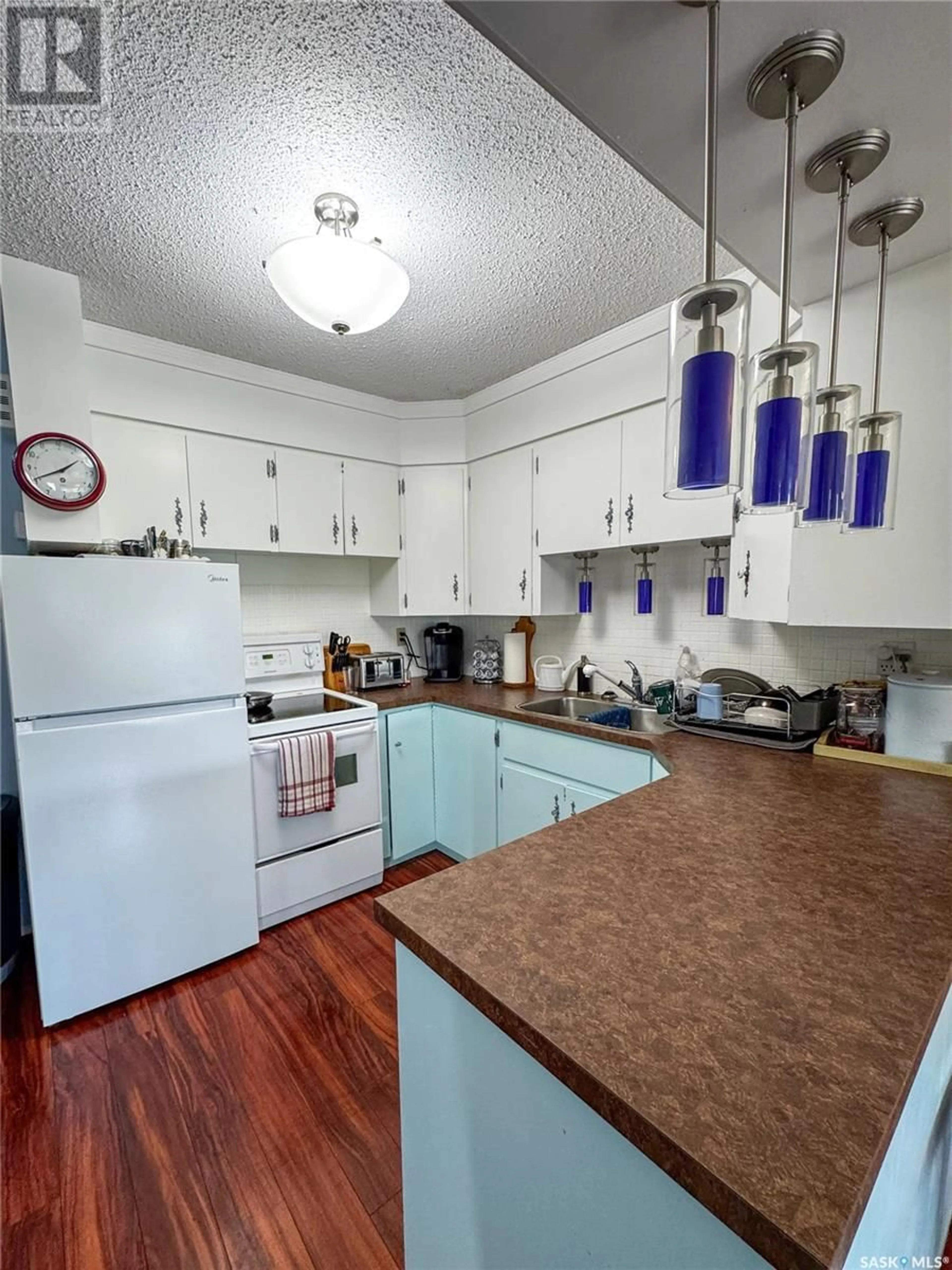 Standard kitchen, unknown for 520 BRAY STREET E, Swift Current Saskatchewan S9H4E3