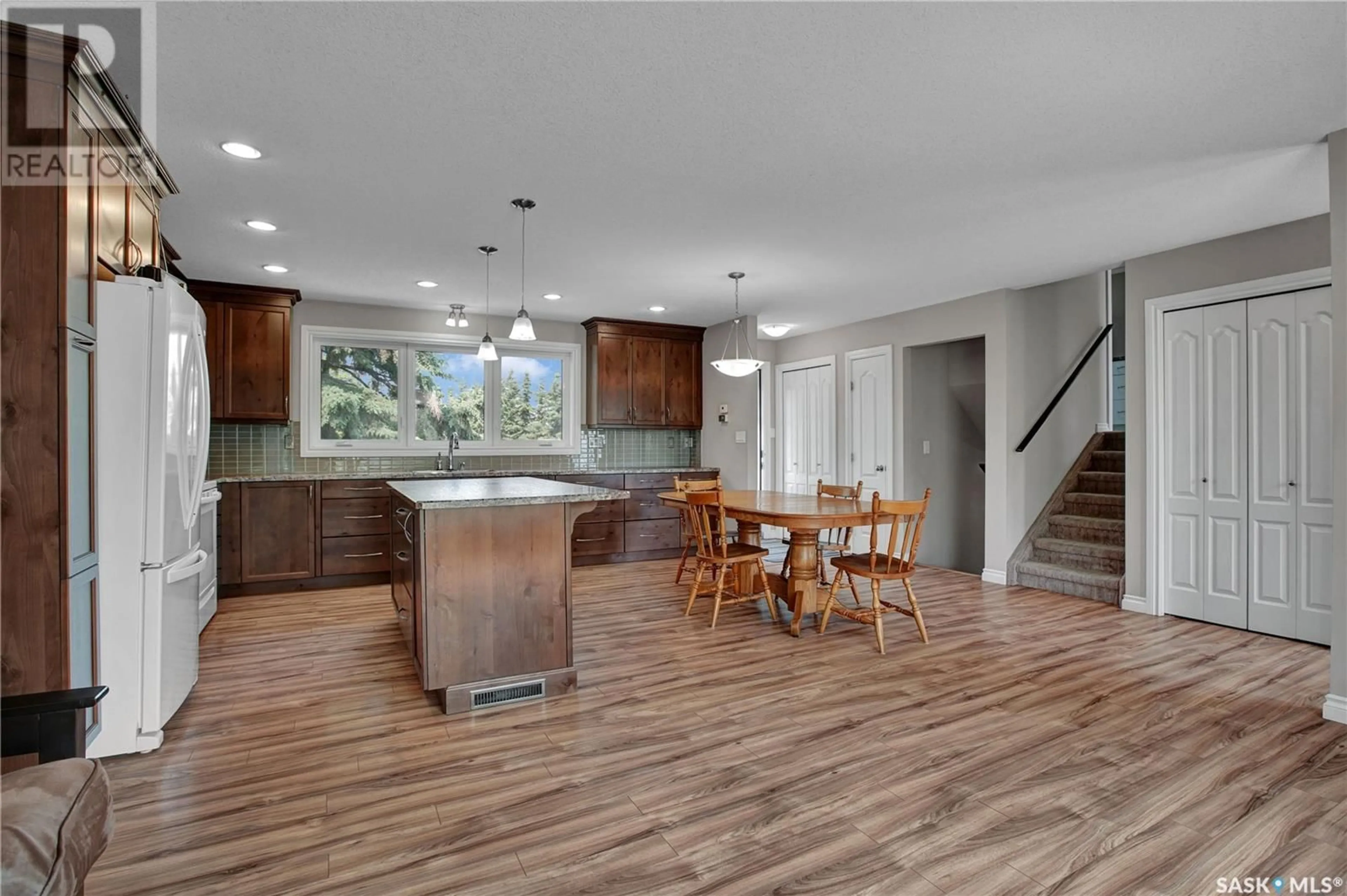Open concept kitchen, ceramic/tile floor for 206 CANORA STREET, Warman Saskatchewan S0K4S0