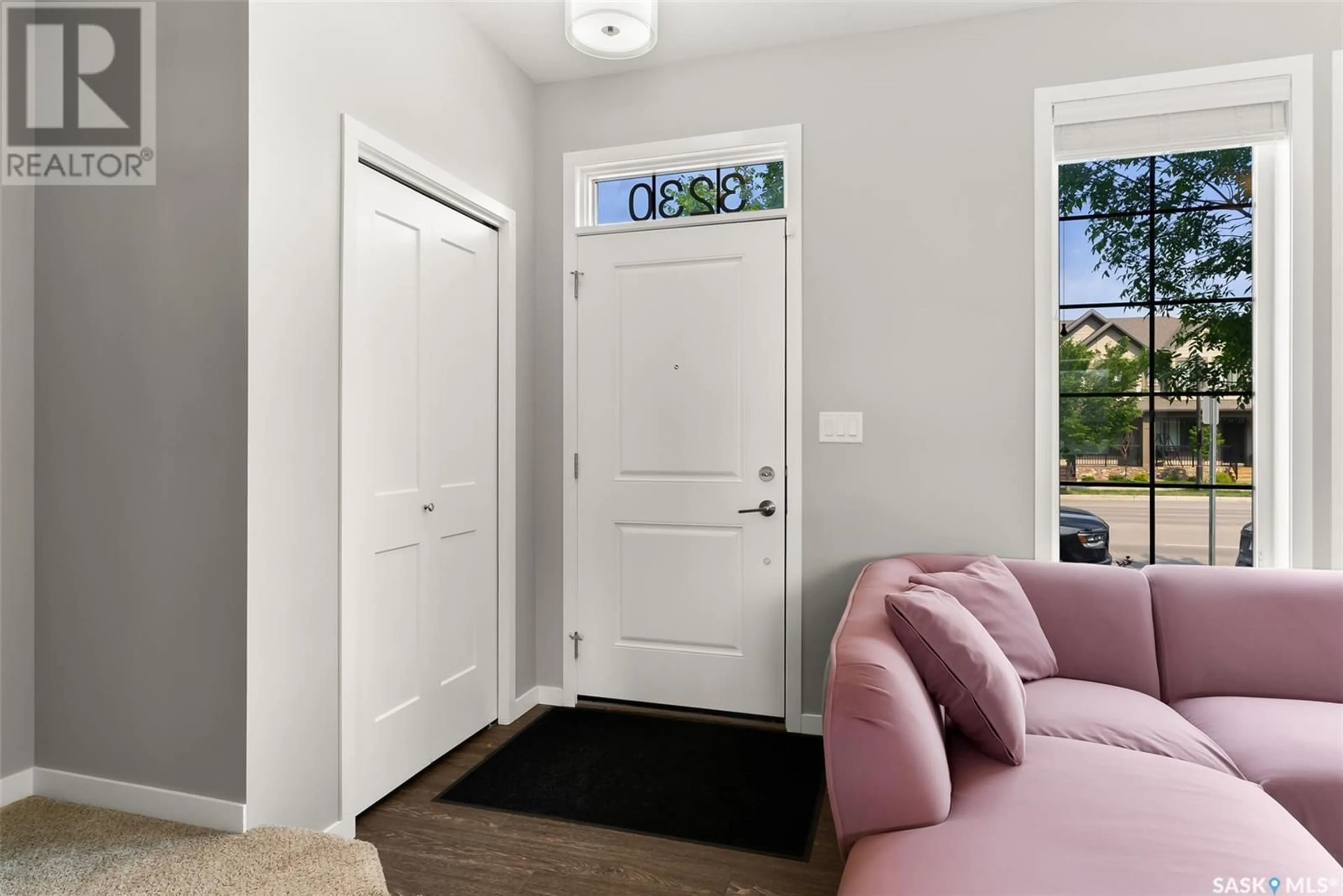 Indoor entryway for 3230 CHUKA BOULEVARD, Regina Saskatchewan S4V3S6