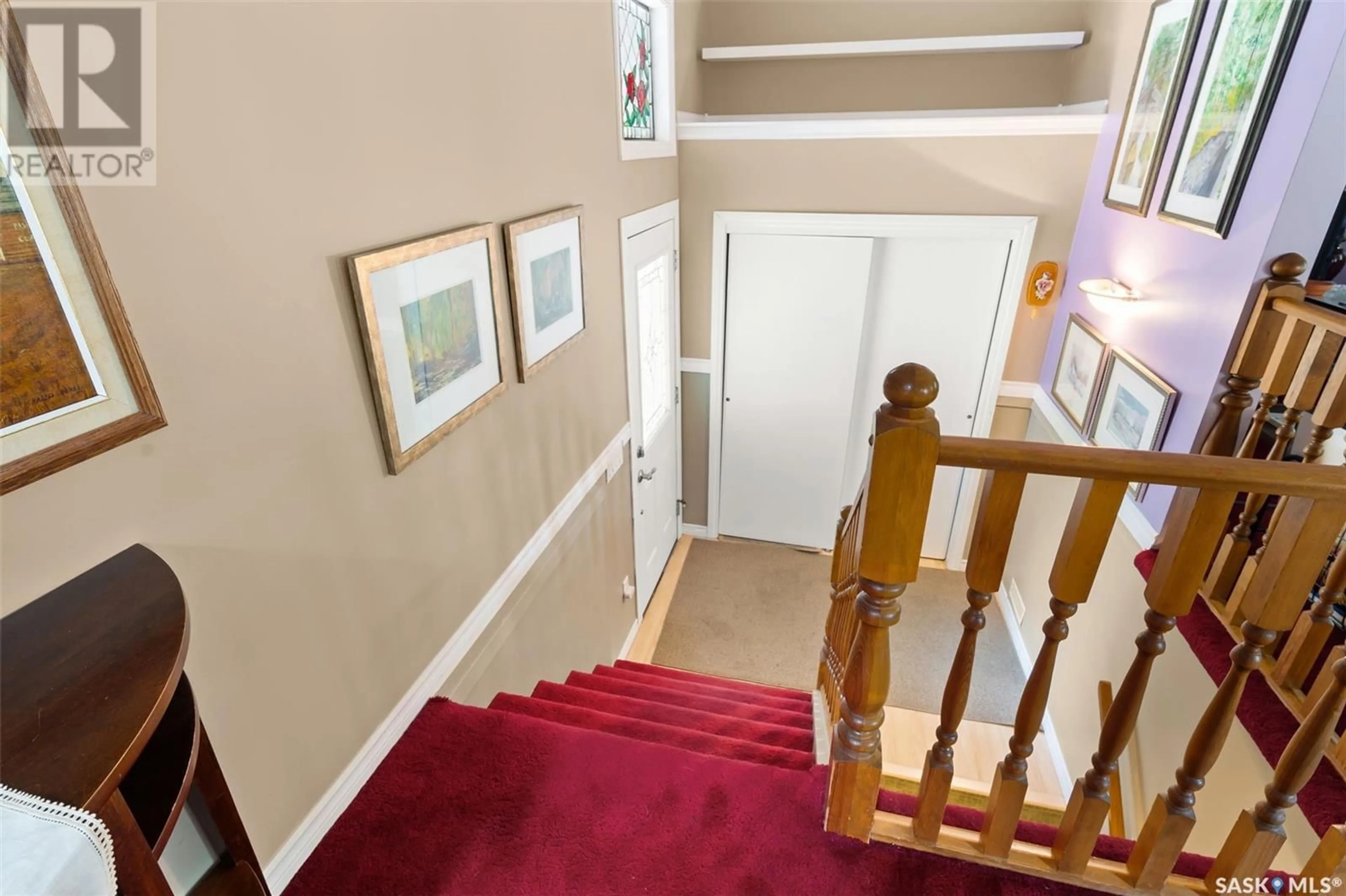 Indoor foyer for 2830 HELMSING STREET, Regina Saskatchewan S4V0W8