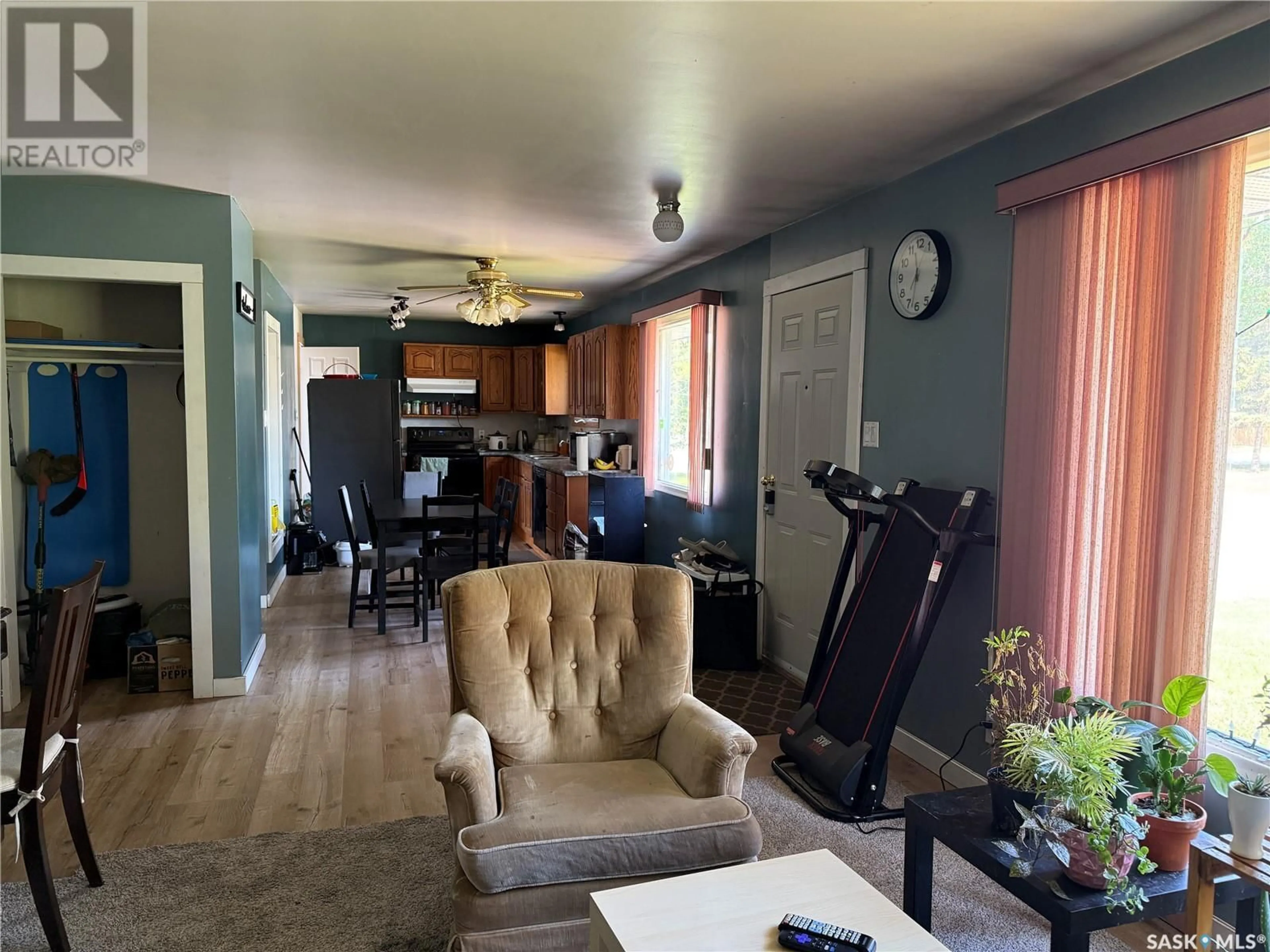 A pic of a room for 518 3RD AVENUE, Meadow Lake Saskatchewan S9X1B3