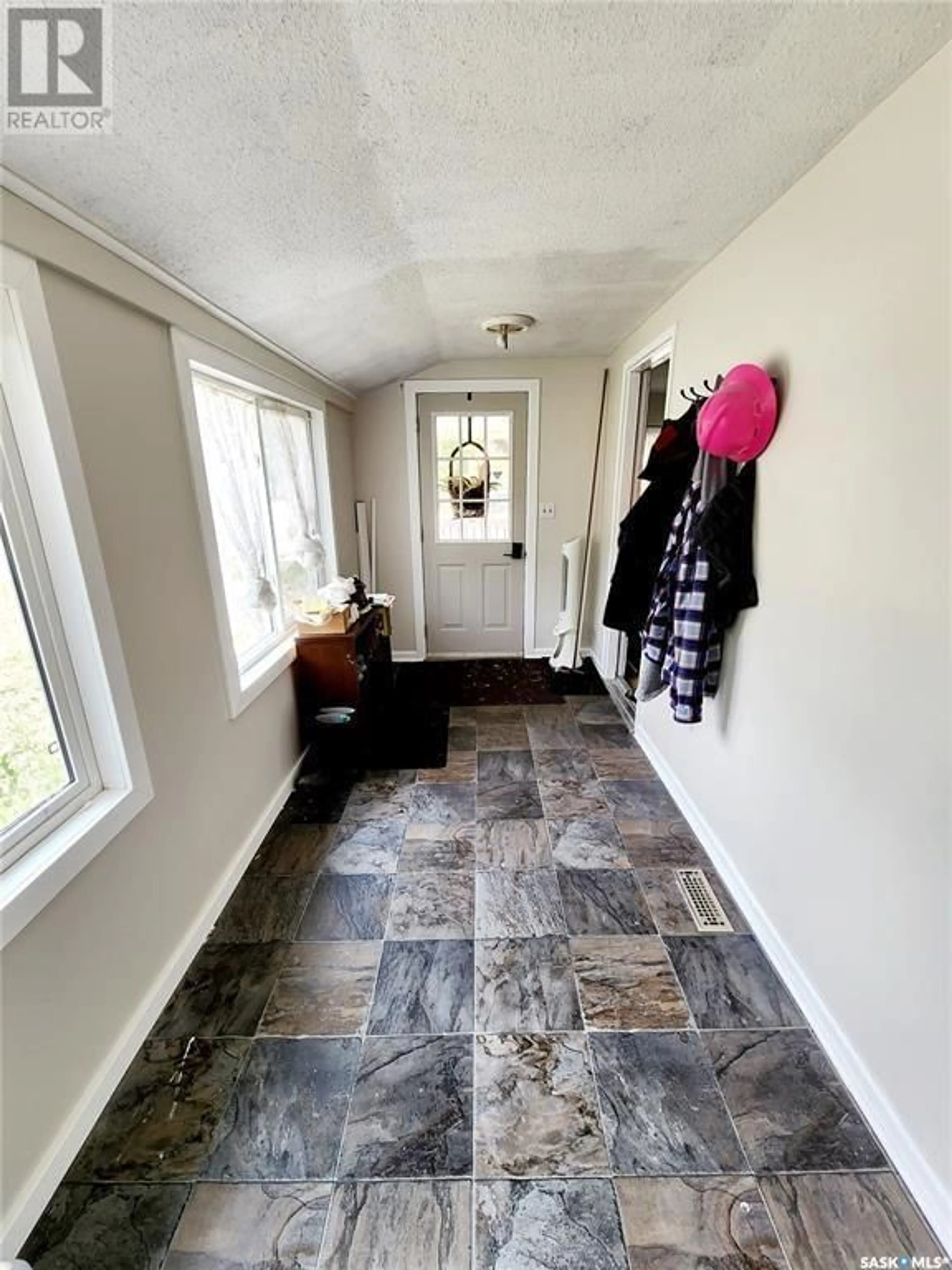 Indoor entryway for 302 MAIN STREET, Bienfait Saskatchewan S0C0M0
