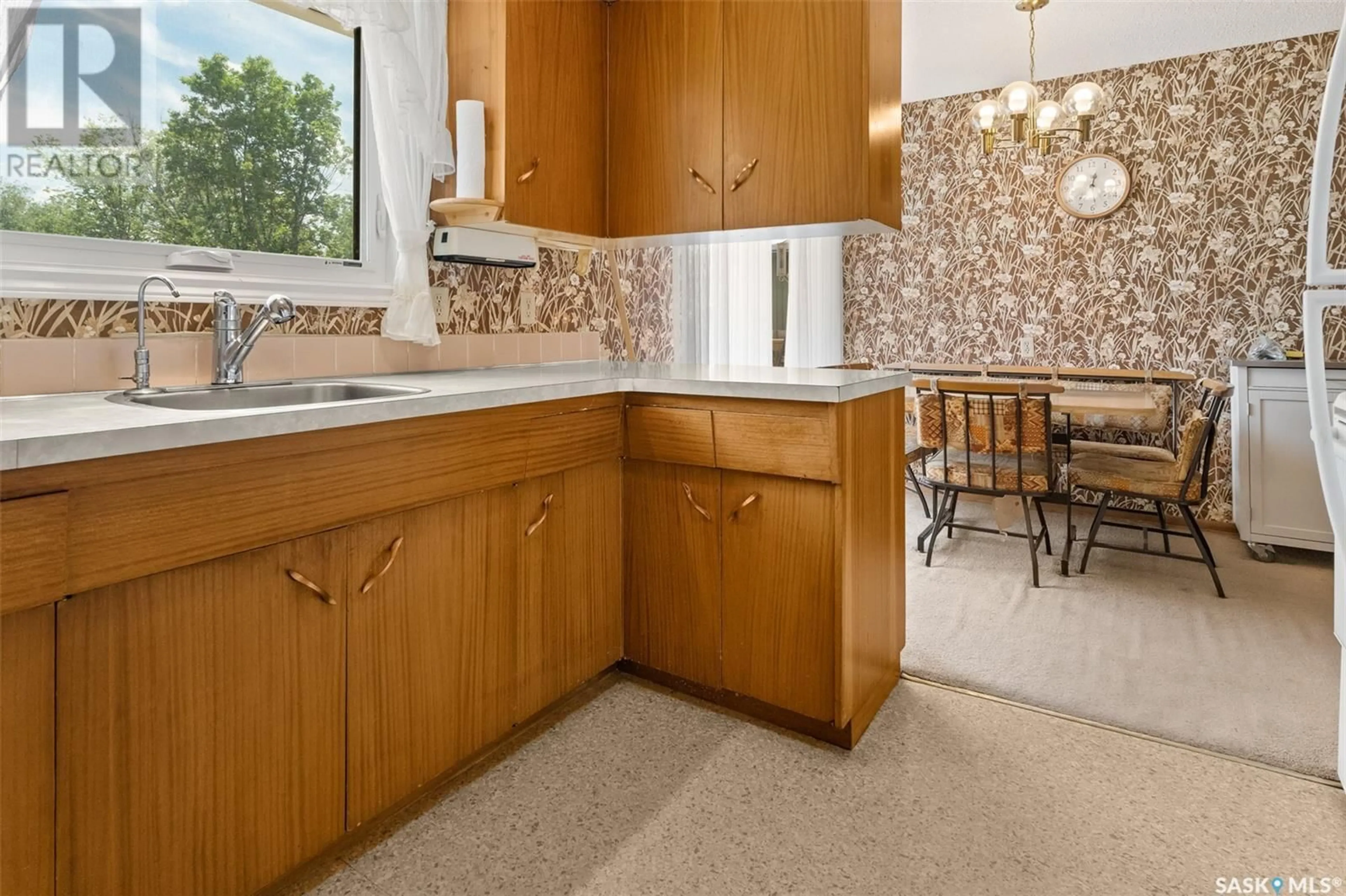 Standard kitchen, ceramic/tile floor for 1682 EDWARD AVENUE, Saskatoon Saskatchewan S7K3B6