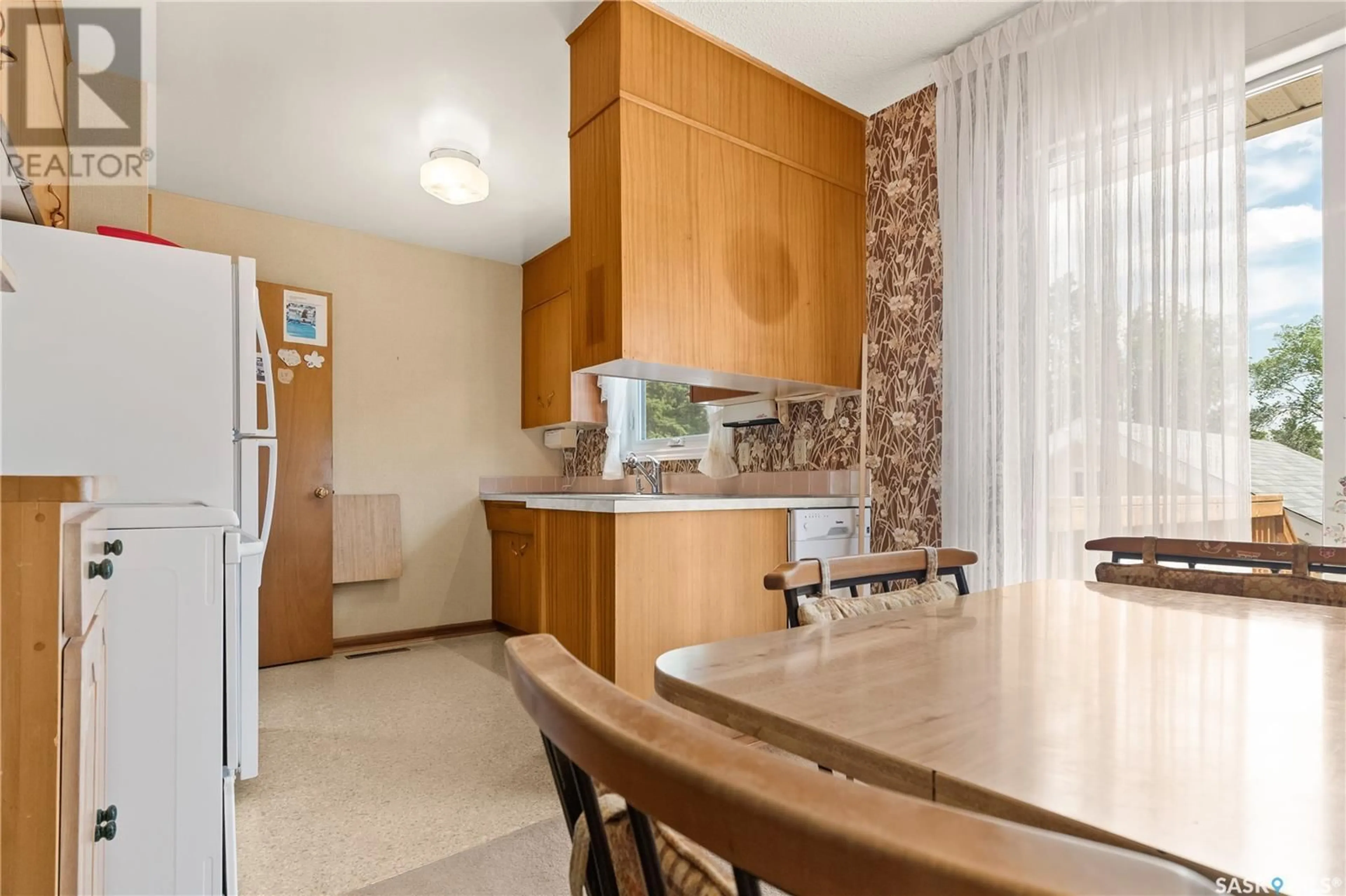 Standard kitchen, unknown for 1682 EDWARD AVENUE, Saskatoon Saskatchewan S7K3B6