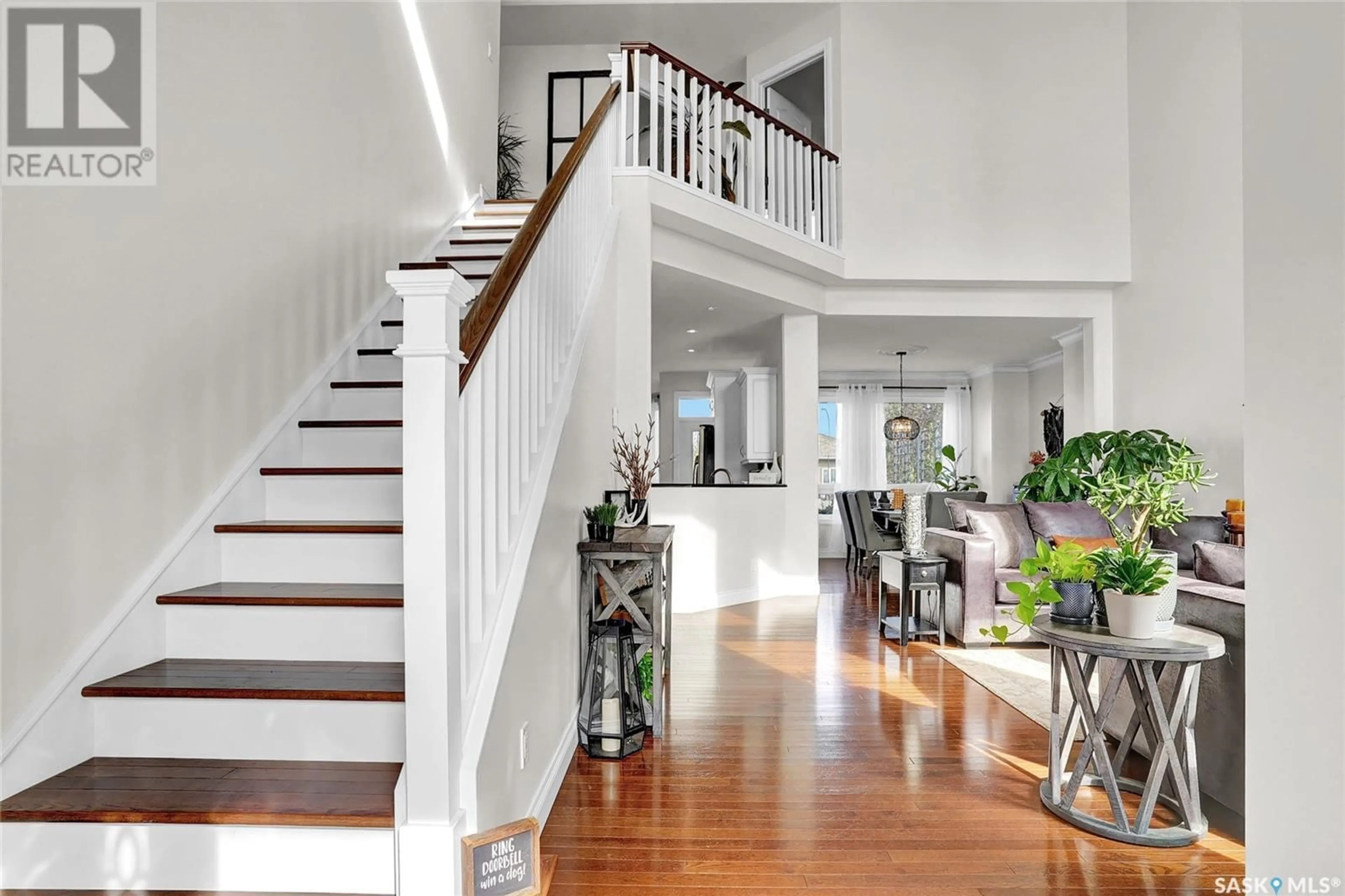 Indoor entryway for 275 BLUE SAGE DRIVE, Moose Jaw Saskatchewan S6J1N5