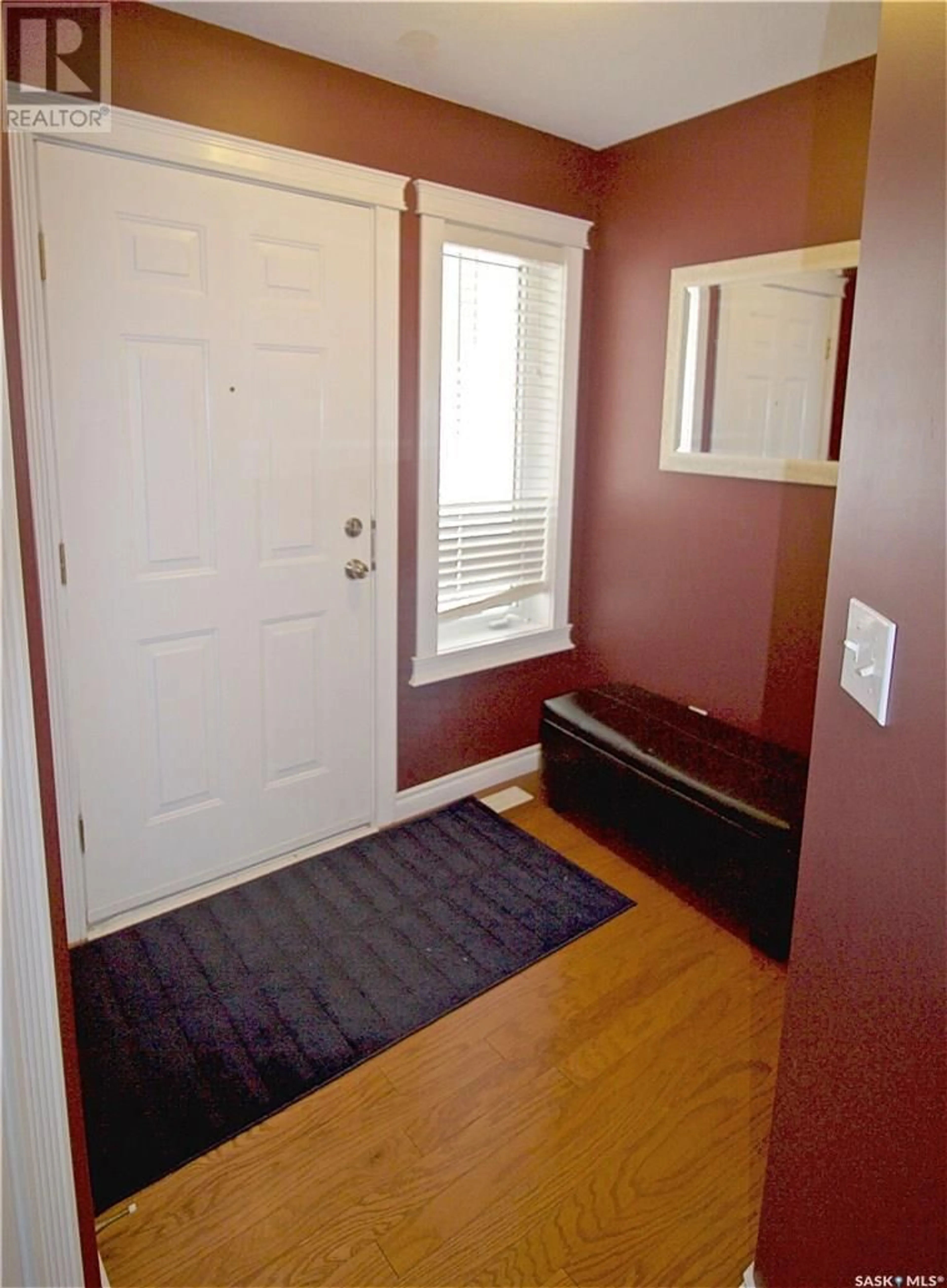 Indoor entryway for 410 - 5 KEEVIL CRESCENT, Saskatoon Saskatchewan S7N4R8