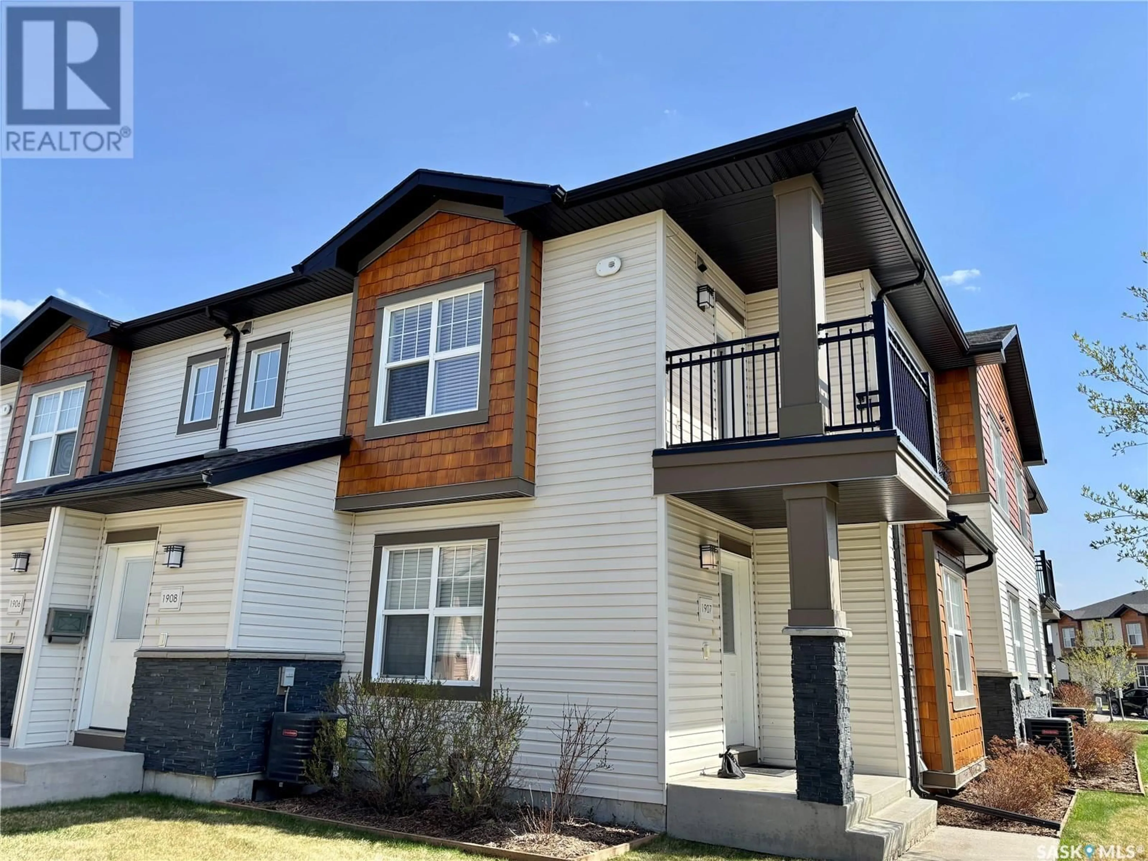 Home with vinyl exterior material, street for 1015 - 1108 PATRICK CRESCENT, Saskatoon Saskatchewan S7W0M4