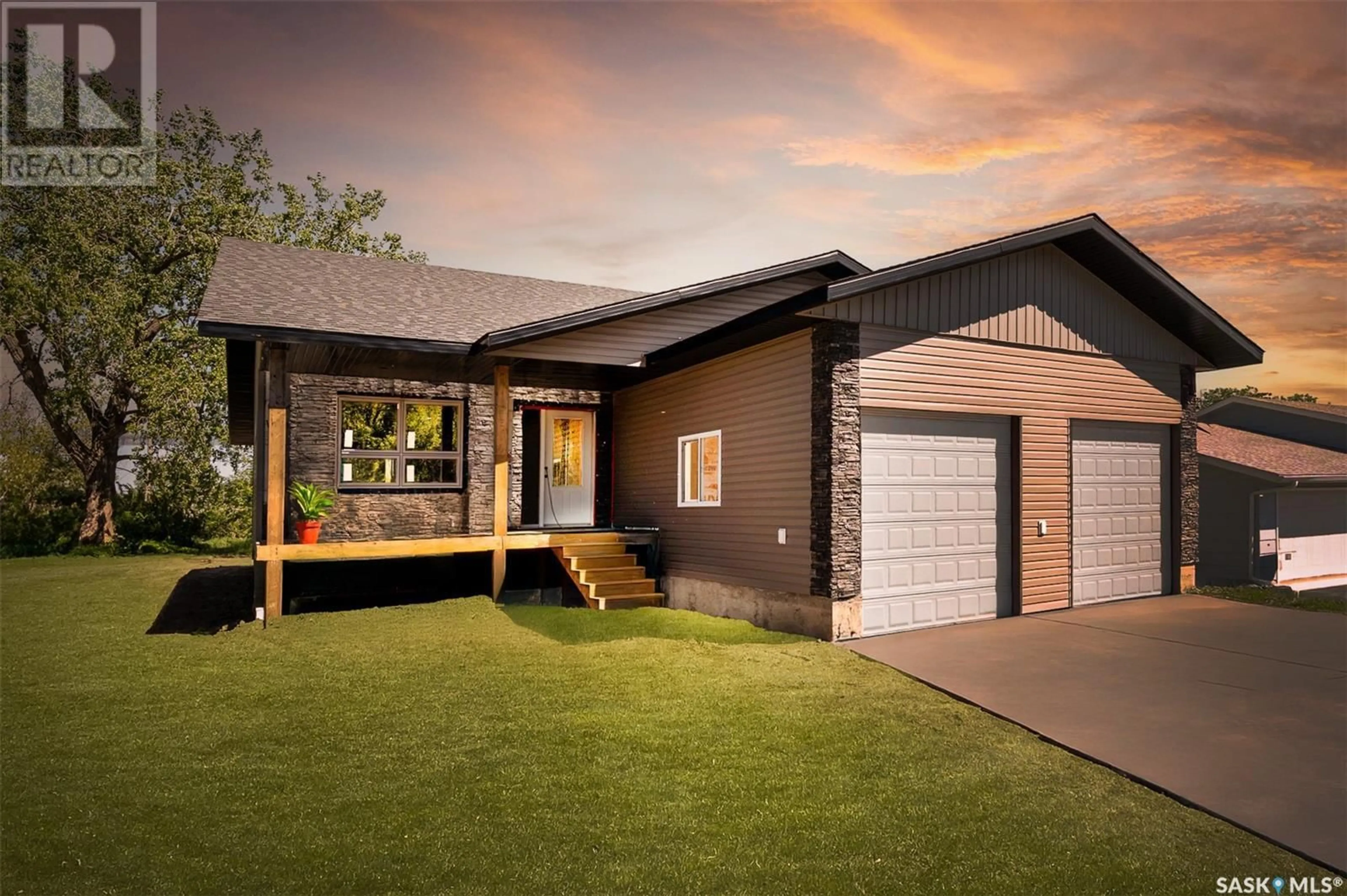 Home with brick exterior material, street for 118 KAMAS STREET, Mortlach Saskatchewan S0H3E0