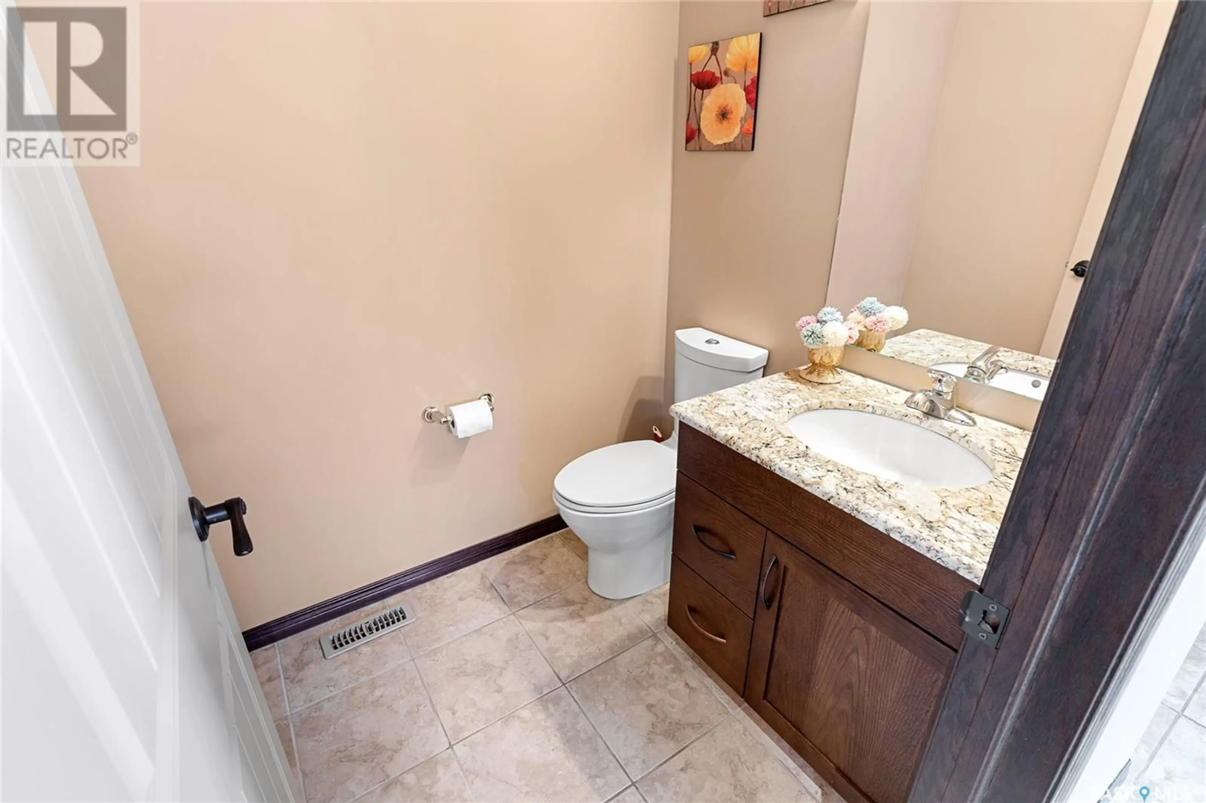 Standard bathroom, ceramic/tile floor for 4350 SANDPIPER CRESCENT, Regina Saskatchewan S4V1N3
