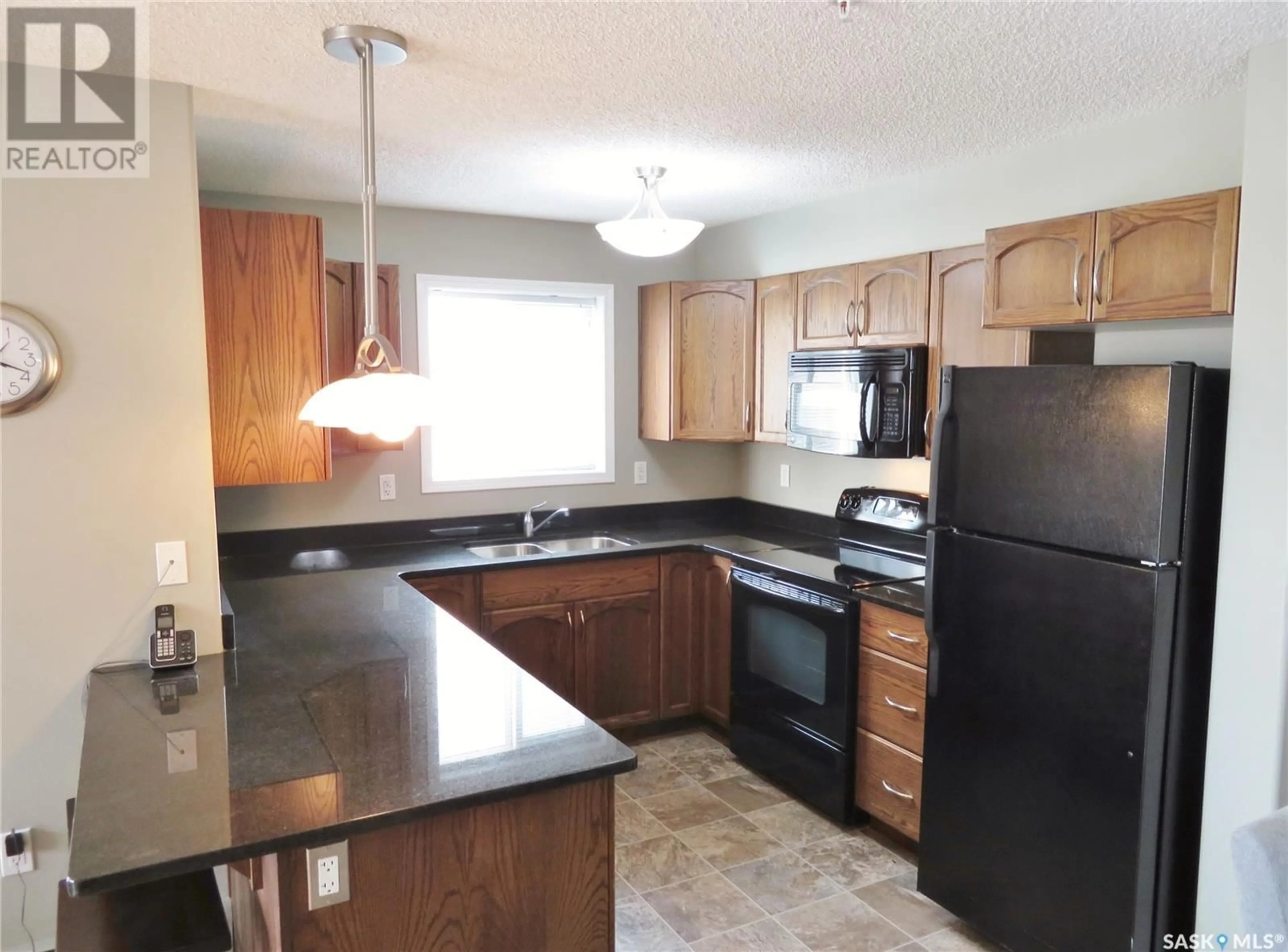 Standard kitchen, unknown for 150 - 316 PAWLYCHENKO LANE, Saskatoon Saskatchewan S7V0B4