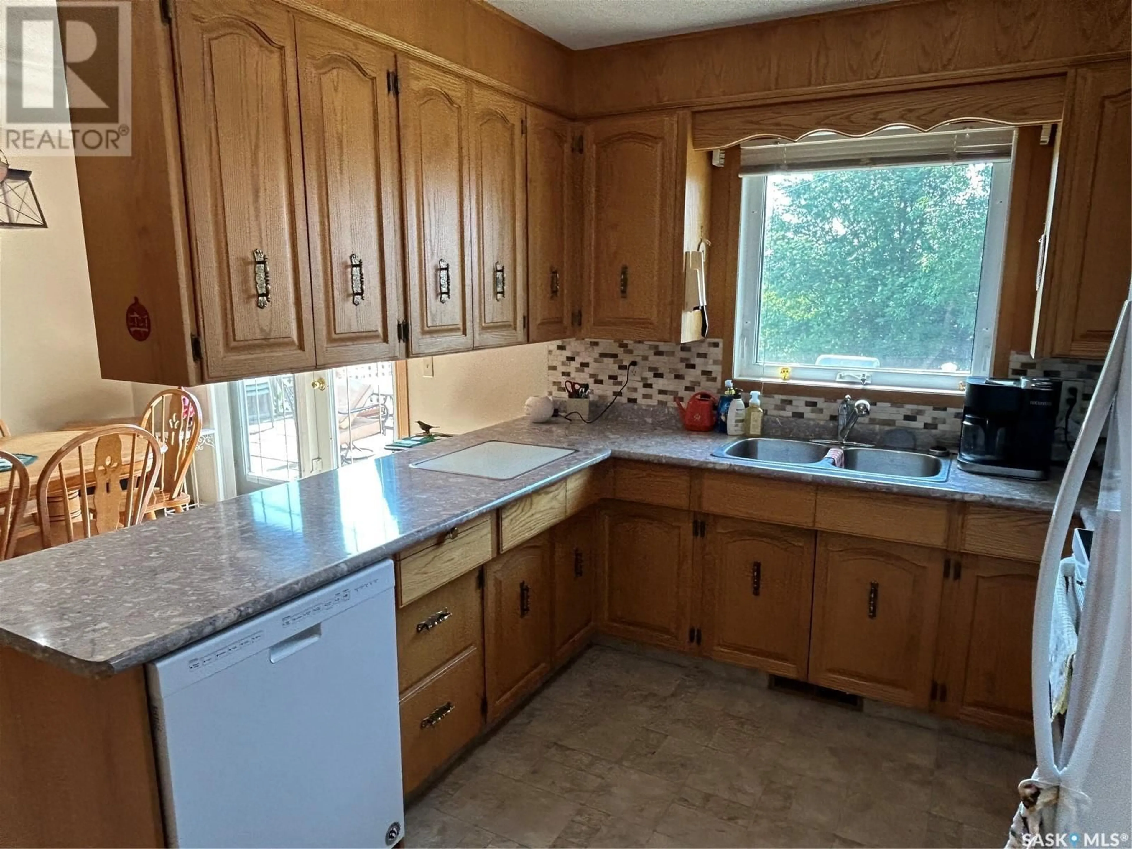 Standard kitchen, unknown for 318 3RD AVENUE, Alameda Saskatchewan S0C0A0
