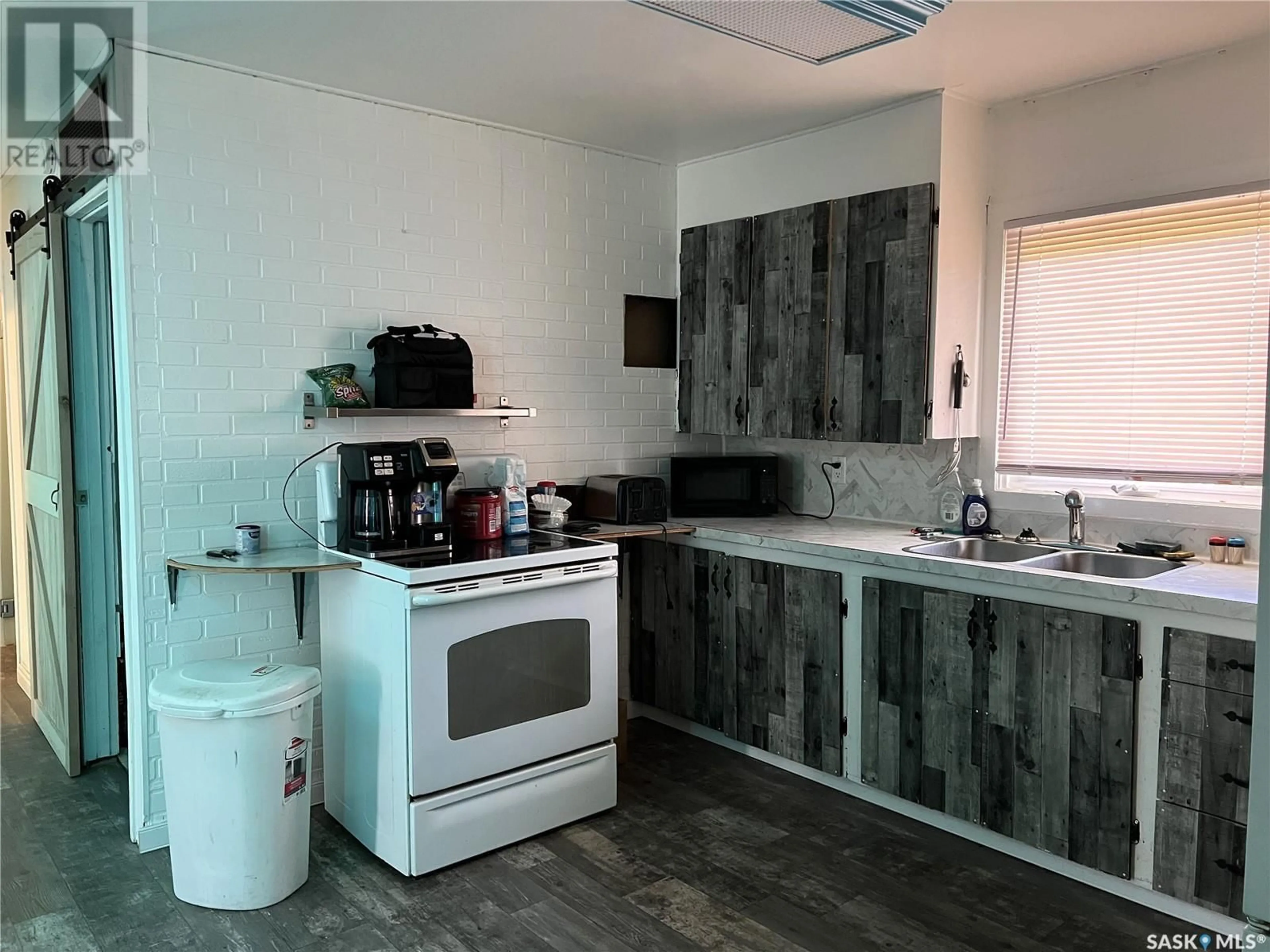 Standard kitchen, unknown for 504 3RD STREET, Meadow Lake Saskatchewan S9X1C9