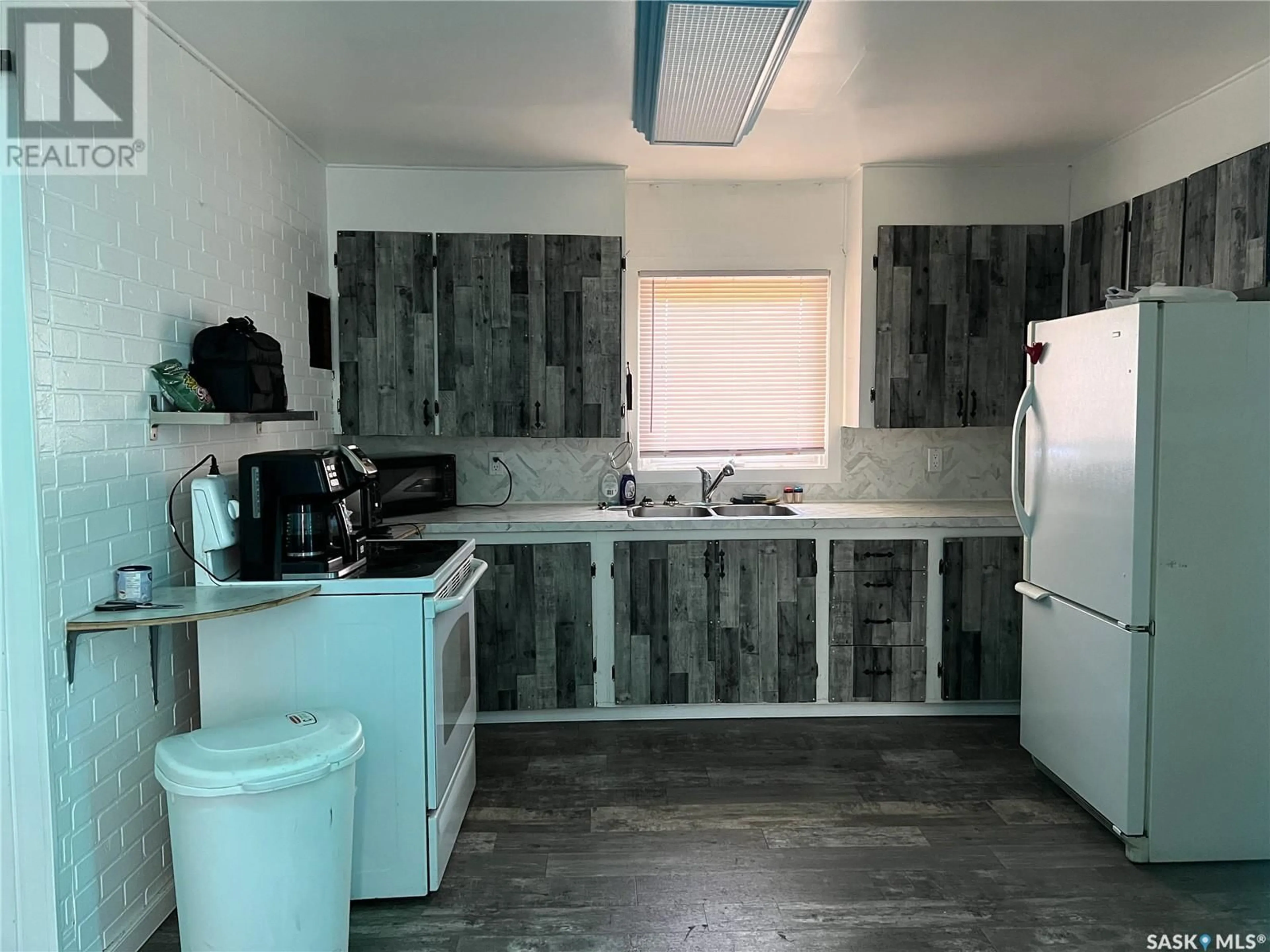 Standard kitchen, unknown for 504 3RD STREET, Meadow Lake Saskatchewan S9X1C9