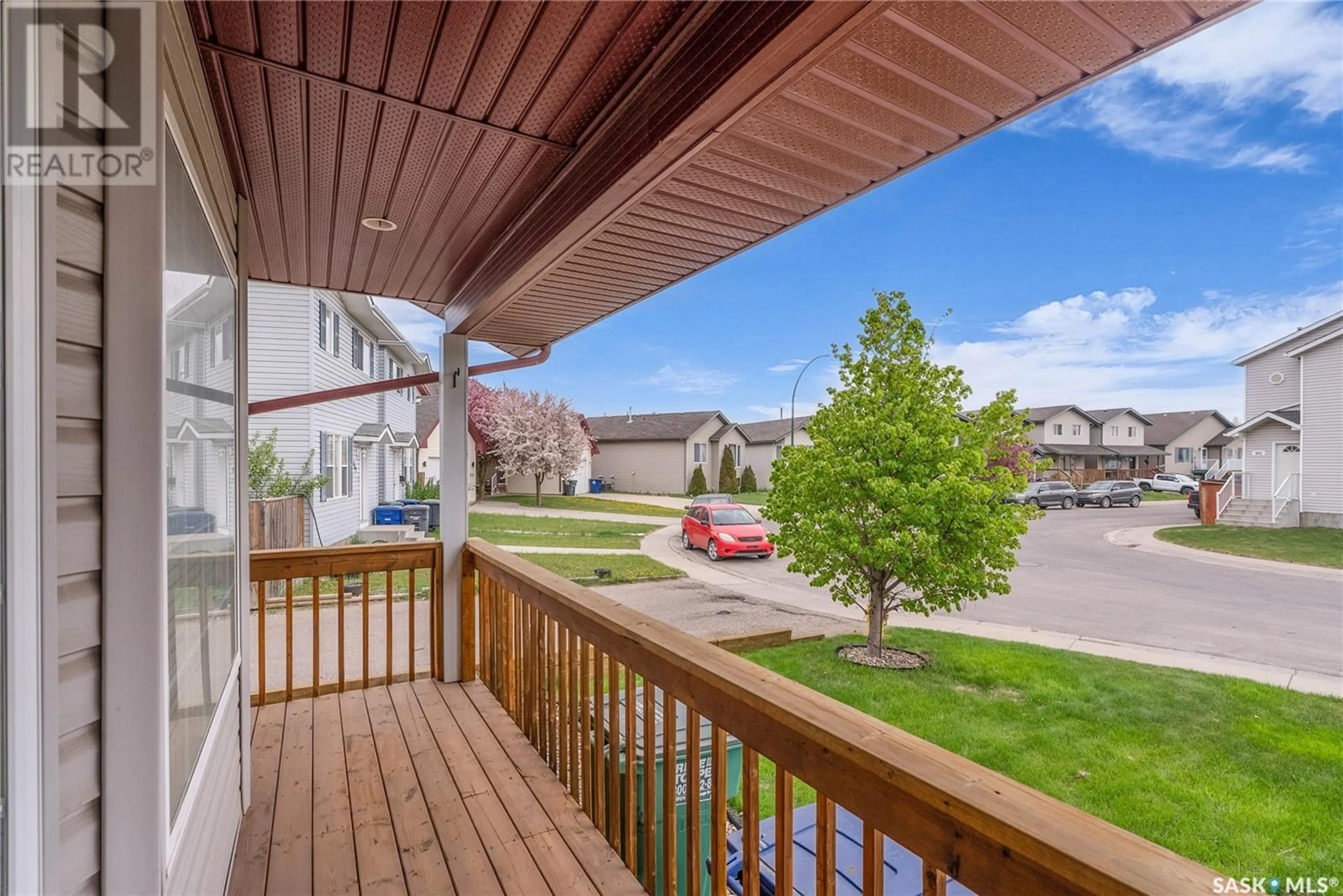 Patio, street for 403 RUTHERFORD CRESCENT, Saskatoon Saskatchewan S7N4X7