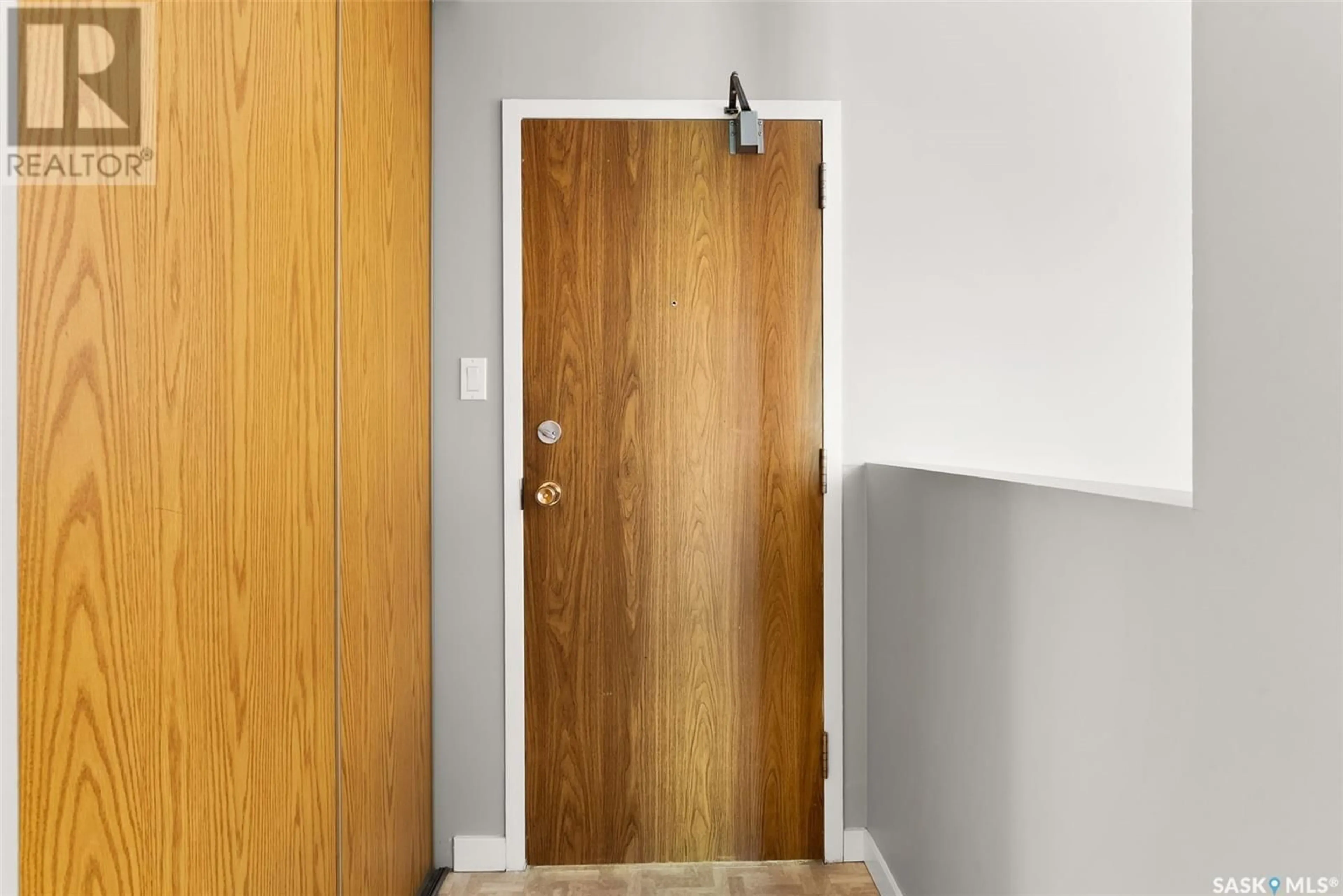 Indoor entryway for 31 - 205 RODENBUSH DRIVE, Regina Saskatchewan S4R8C7