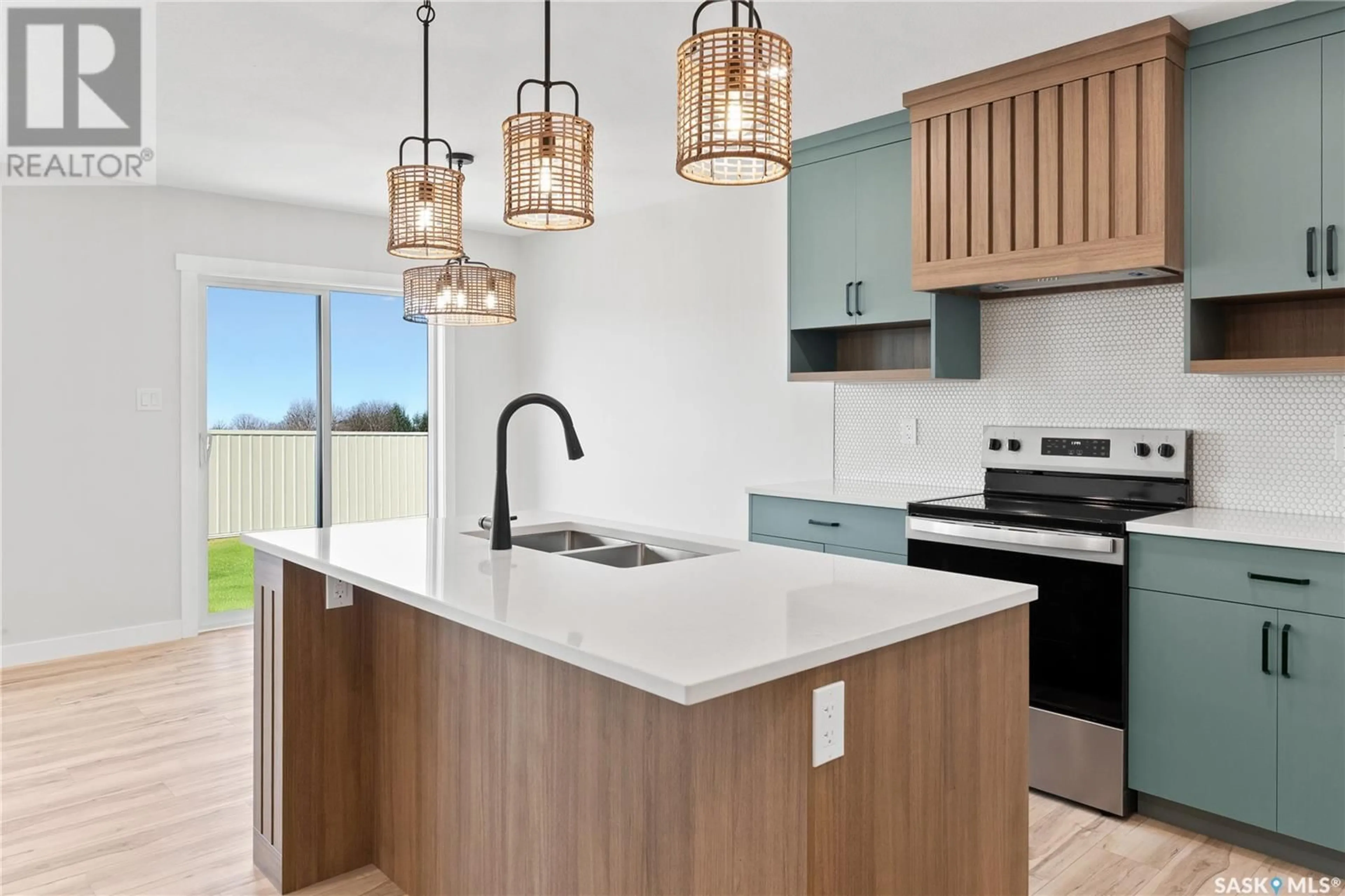 Open concept kitchen, ceramic/tile floor for 268 FROESE CRESCENT, Warman Saskatchewan S0K4S3