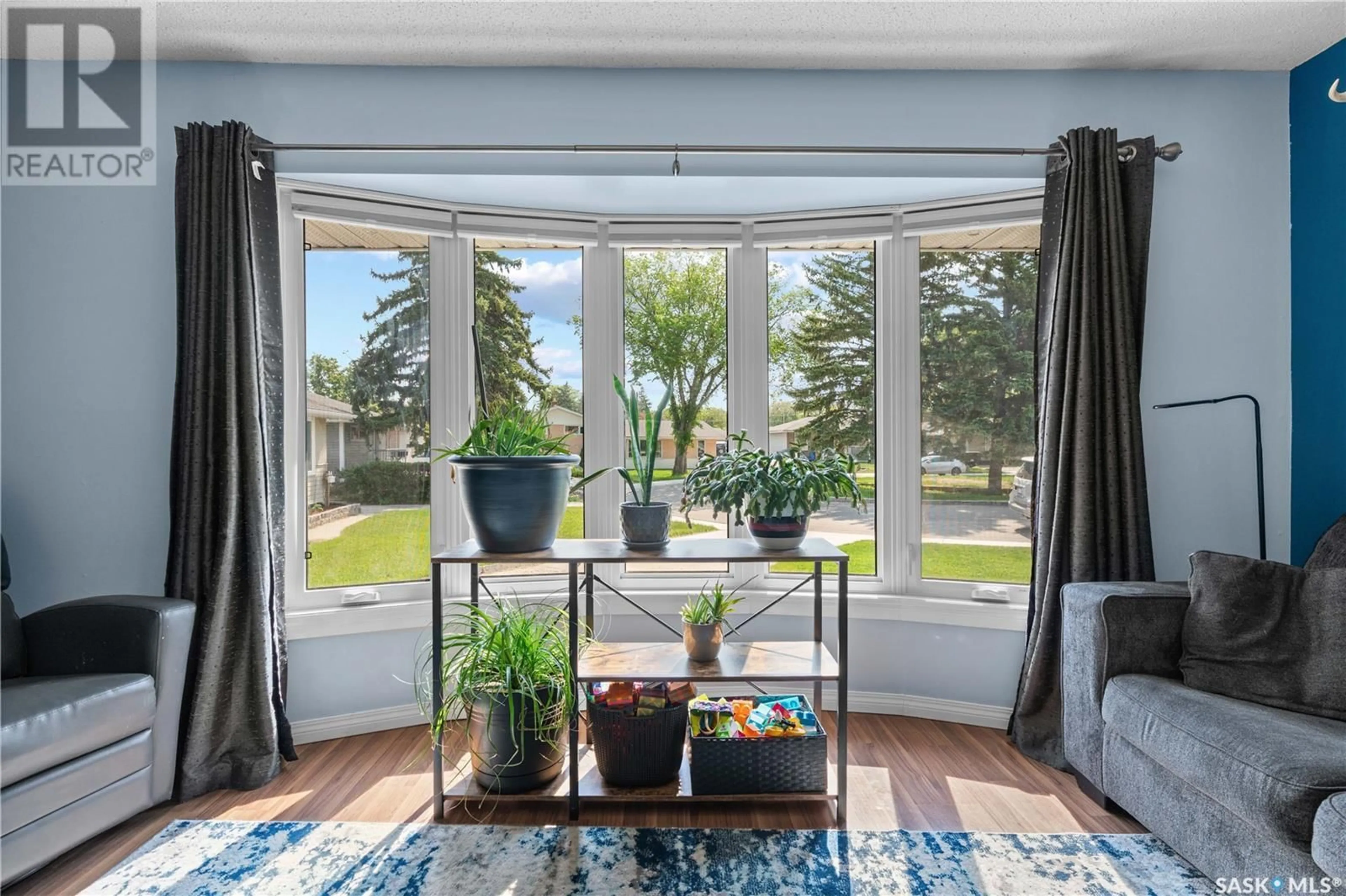 Indoor entryway for 16 LIPTON PLACE, Regina Saskatchewan S4R3T6