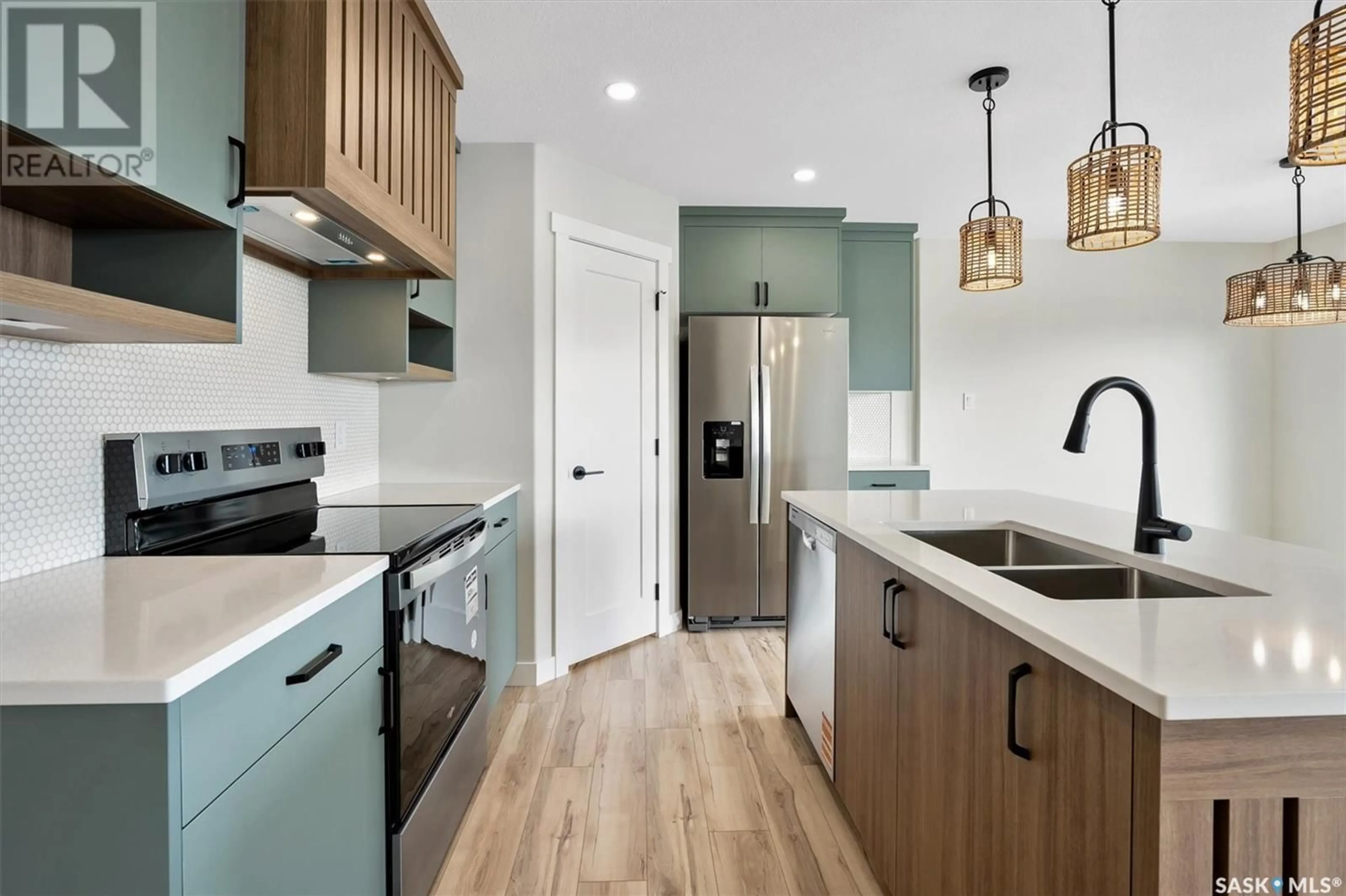 Open concept kitchen, unknown for 266 FROESE CRESCENT, Warman Saskatchewan S0K4S3