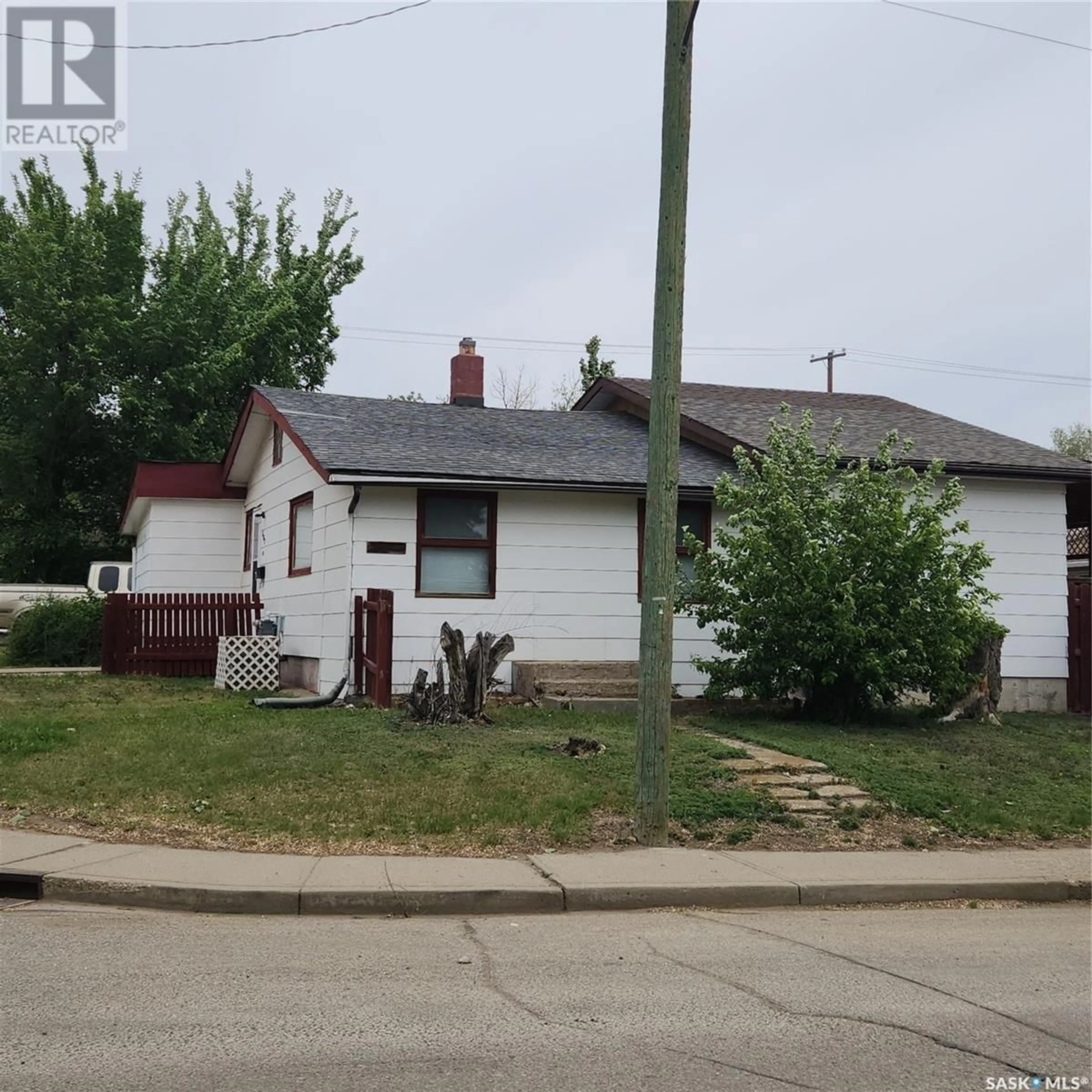 Unknown for E - 802 FAIRFORD STREET, Moose Jaw Saskatchewan S6H0G4