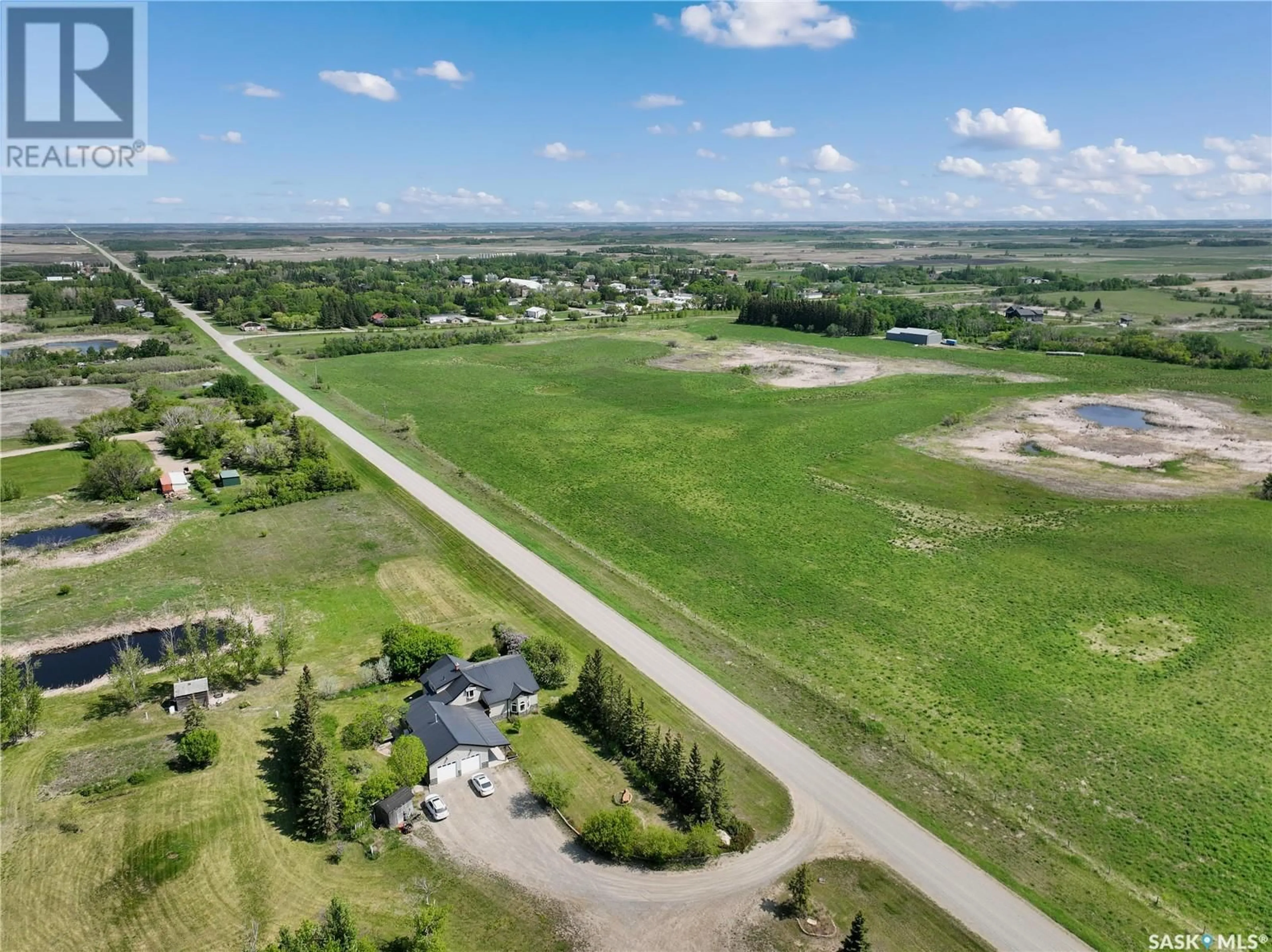 A pic from outside/outdoor area/front of a property/back of a property/a pic from drone, unknown for ELIZABETH ST, Fertile Belt Rm No. 183 Saskatchewan S0A3Y0