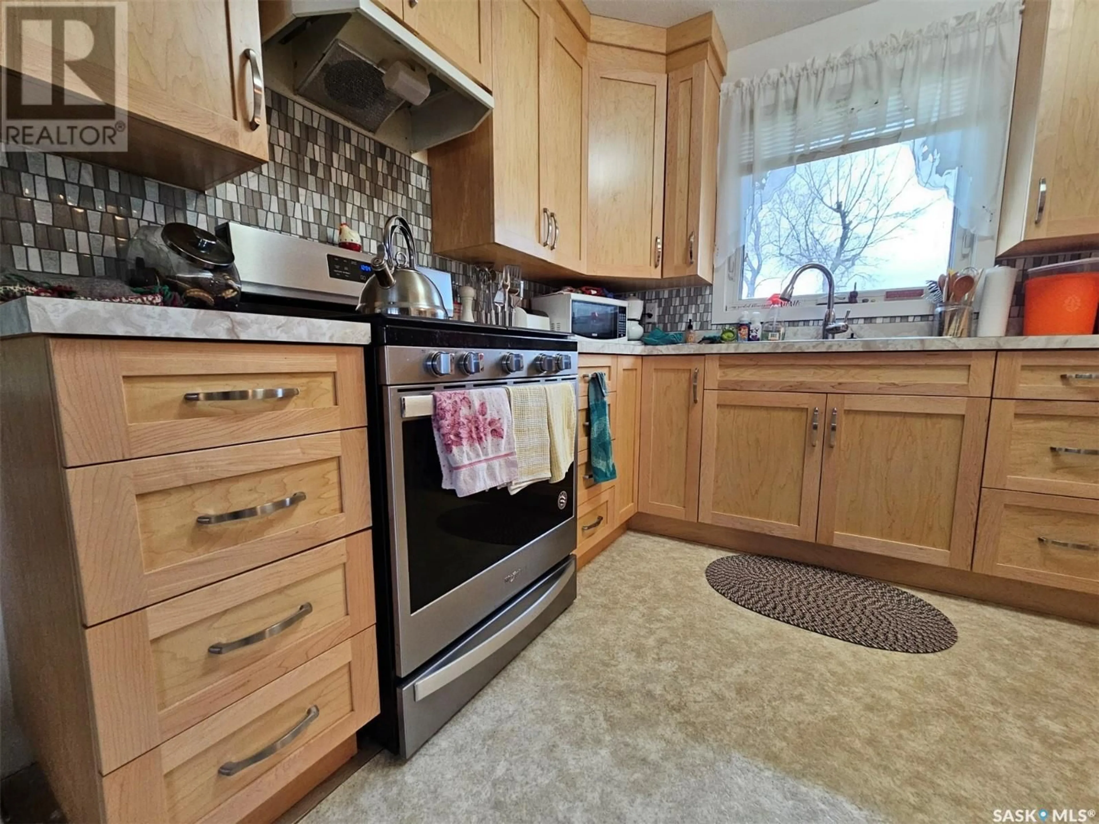 Standard kitchen, unknown for CAREFREE PARK, Bone Creek Rm No. 108 Saskatchewan S0N2N0