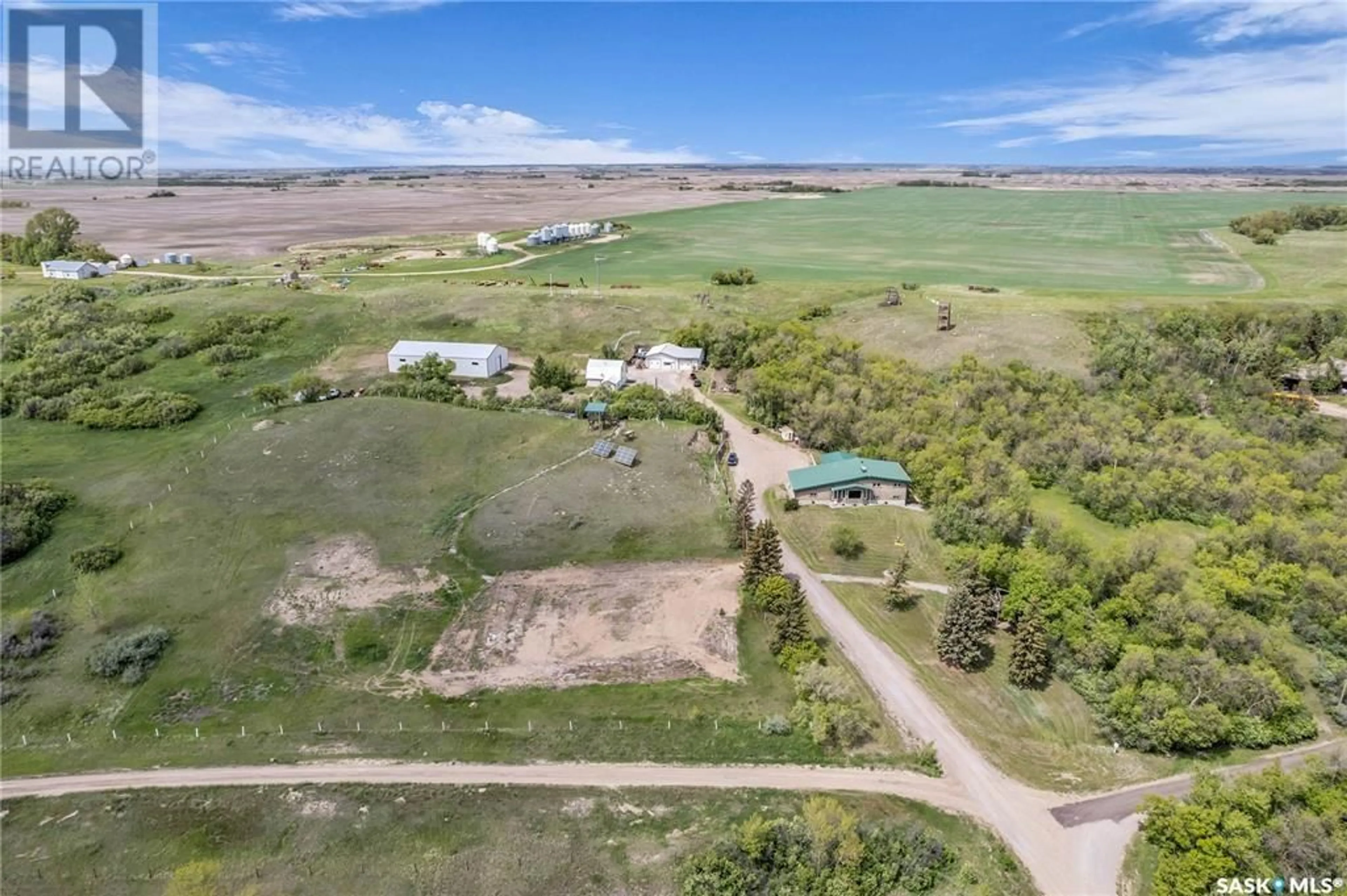 A pic from outside/outdoor area/front of a property/back of a property/a pic from drone, unknown for LUMSDEN, Lumsden Rm No. 189 Saskatchewan S0G3C0