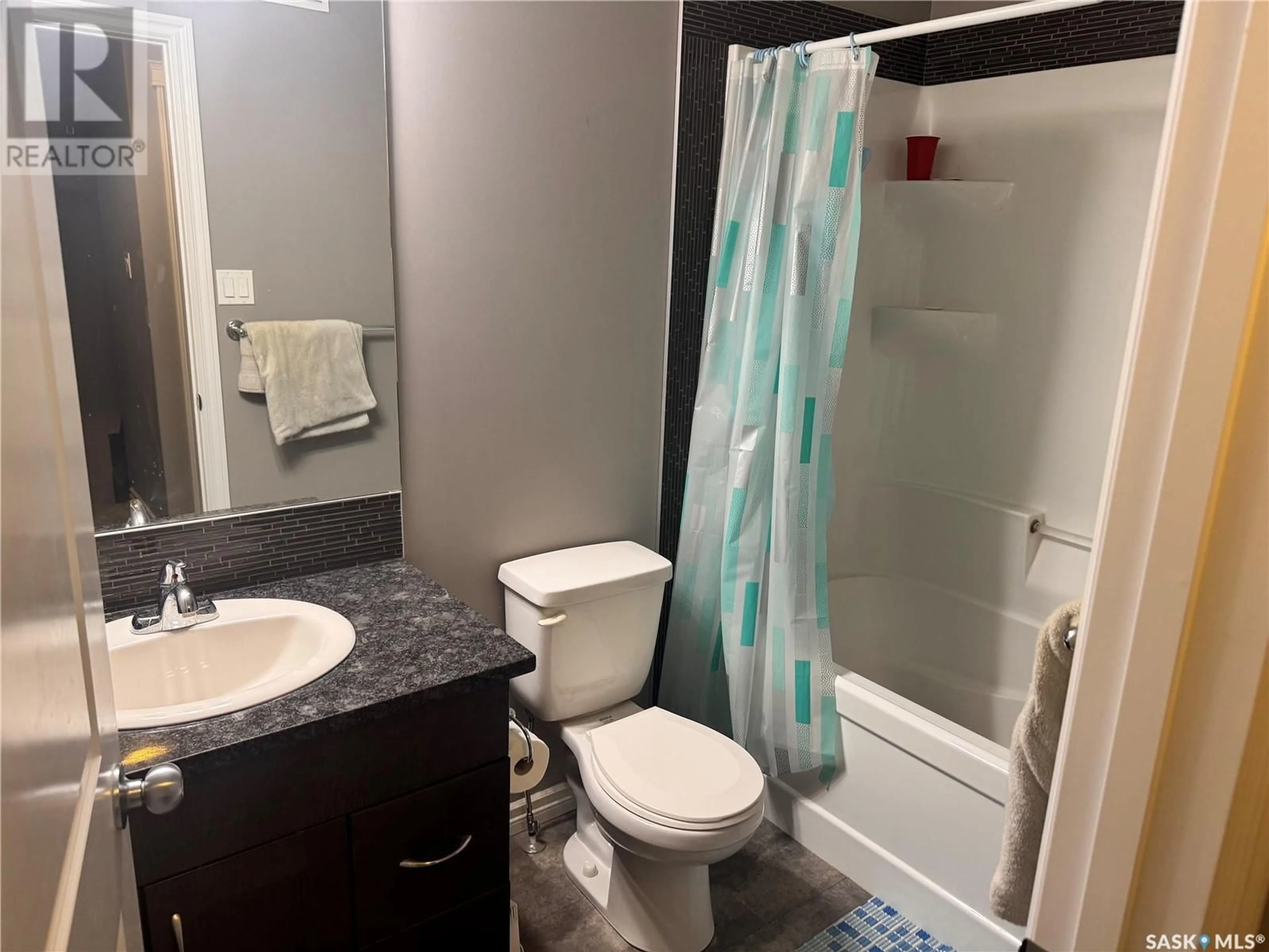 Standard bathroom, unknown for 210 - 209 RAJPUT WAY, Saskatoon Saskatchewan S7W0V7